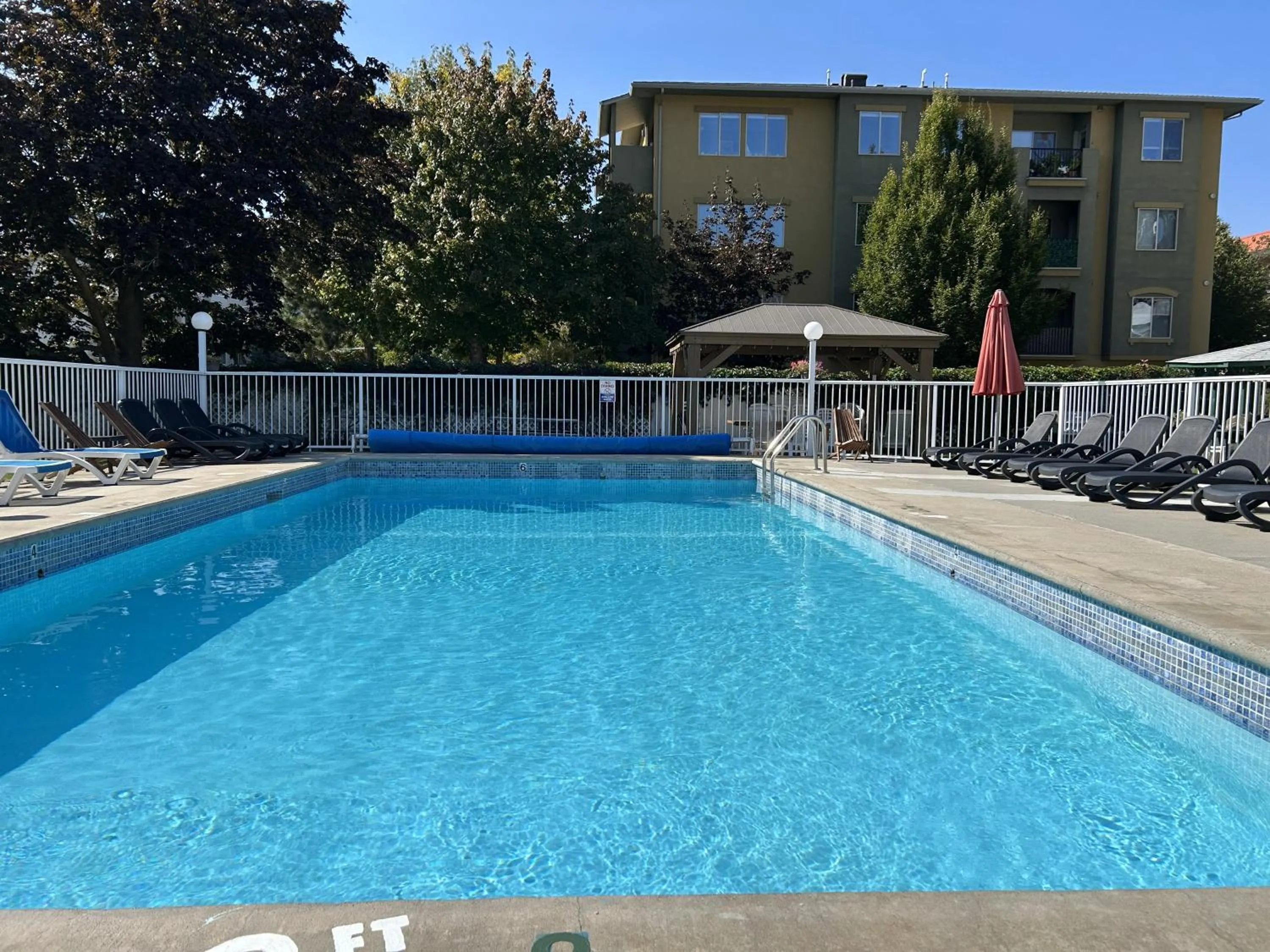 Empire Motel