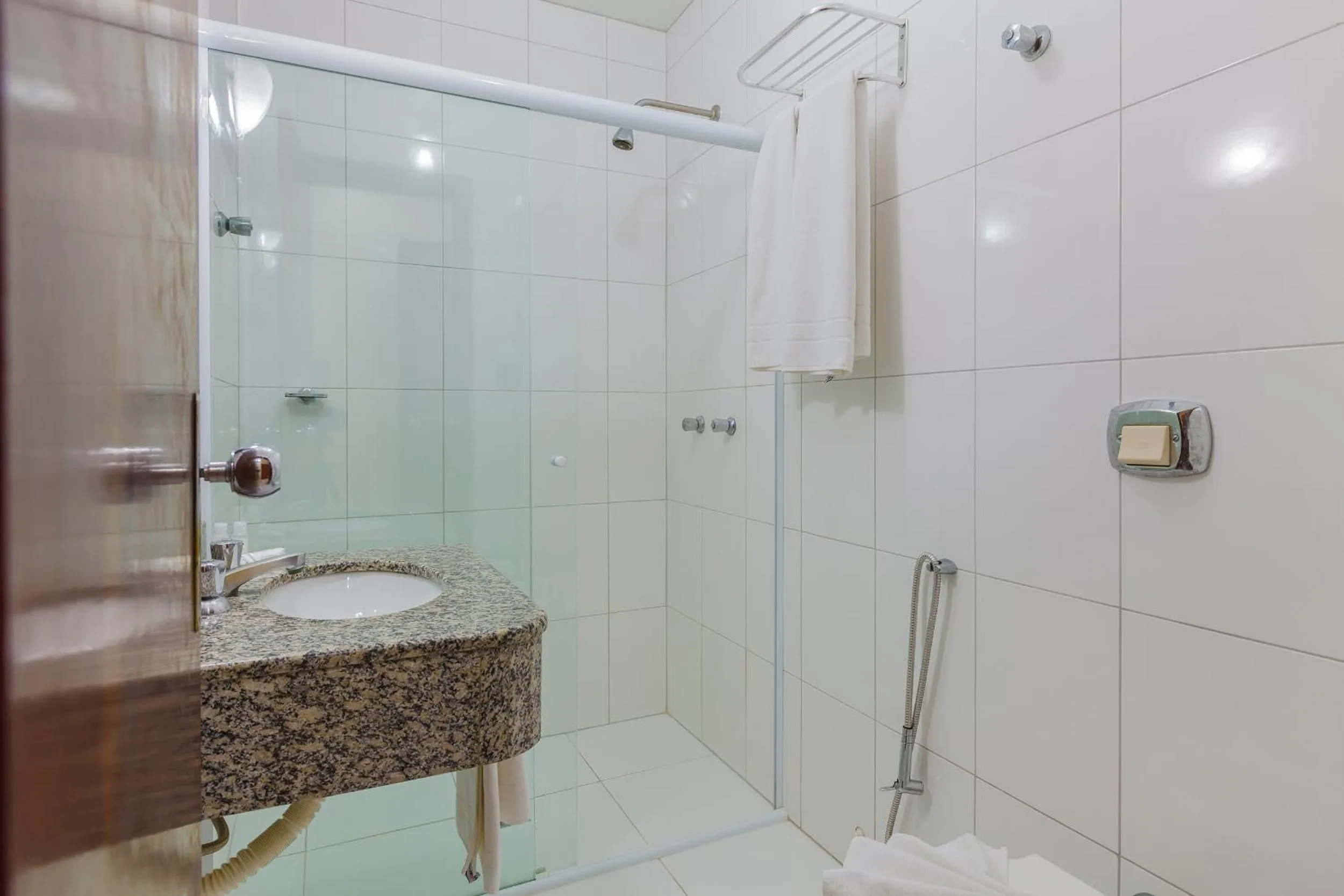 Shower in Tri Hotel Florianópolis