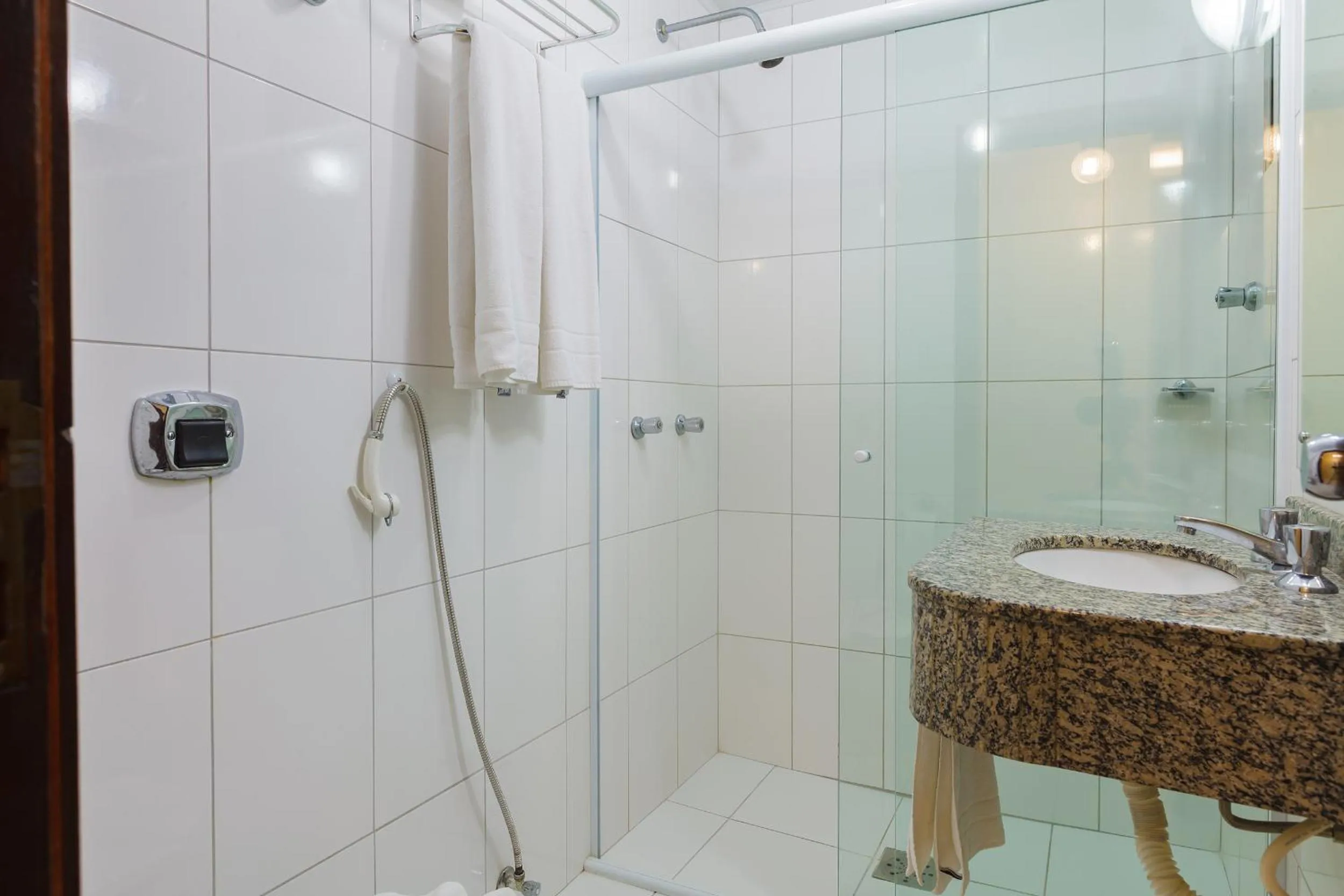 Shower in Tri Hotel Florianópolis