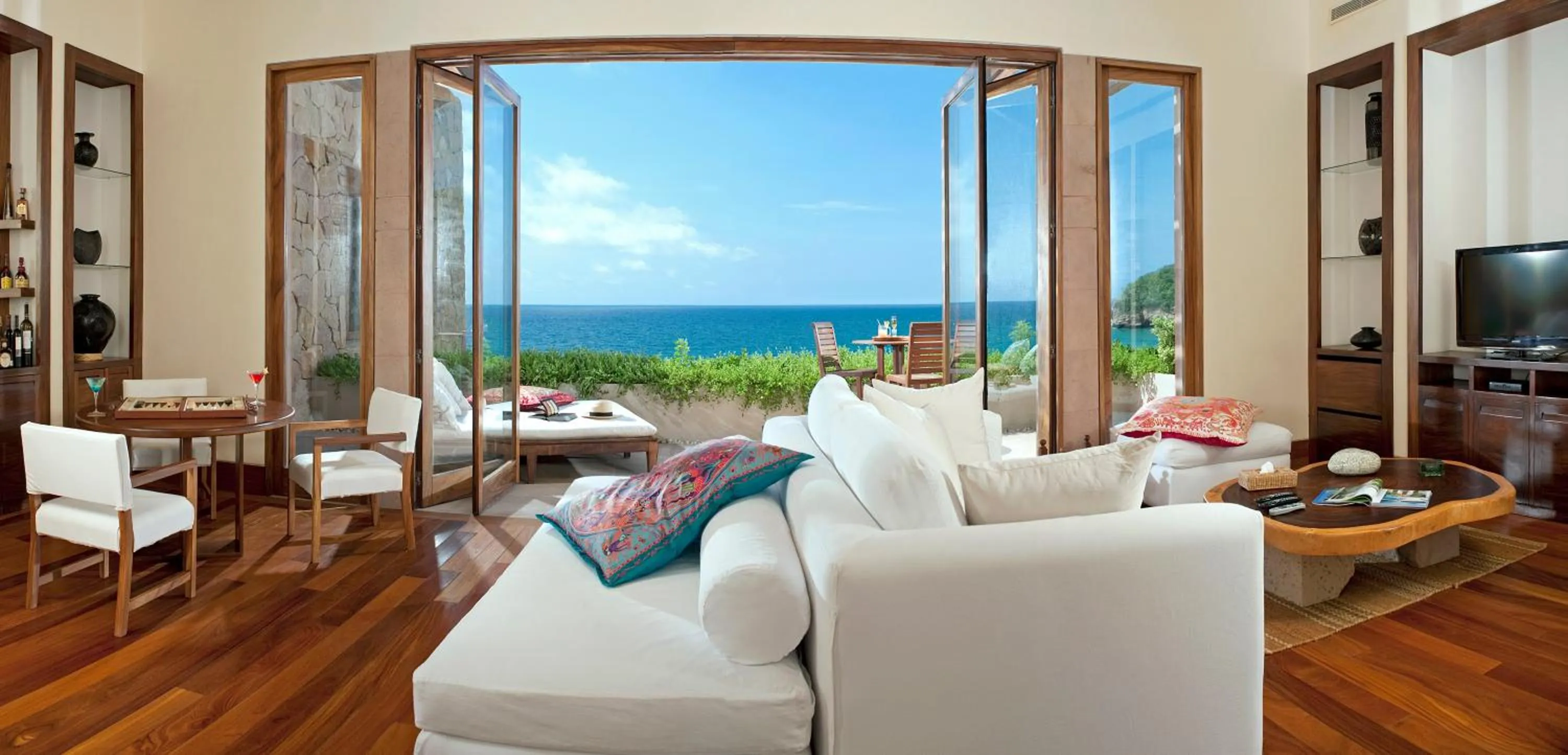 Communal lounge/ TV room in Imanta Resorts Punta de Mita