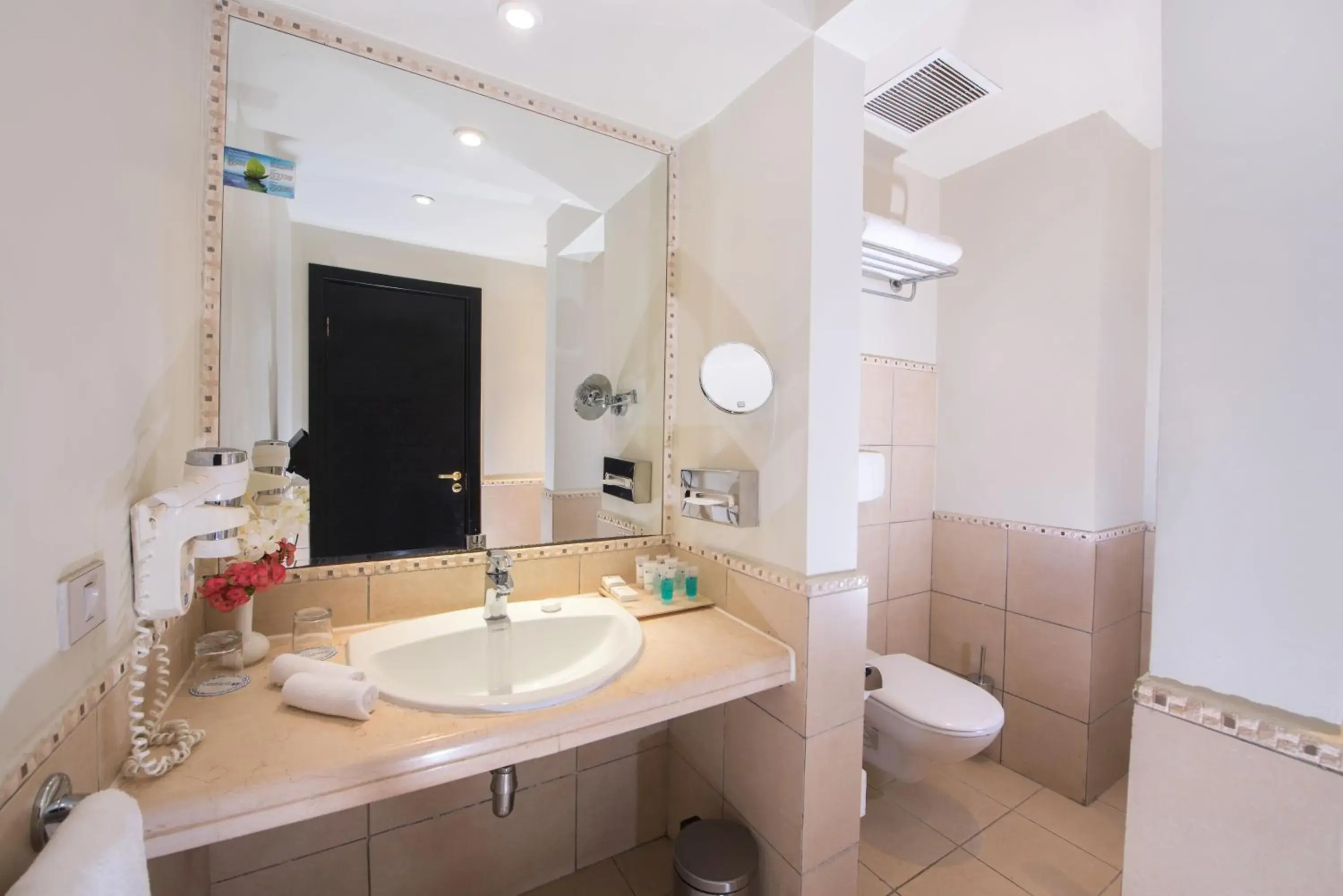 Shower, Bathroom in SENTIDO Reef Oasis Aqua Park Resort