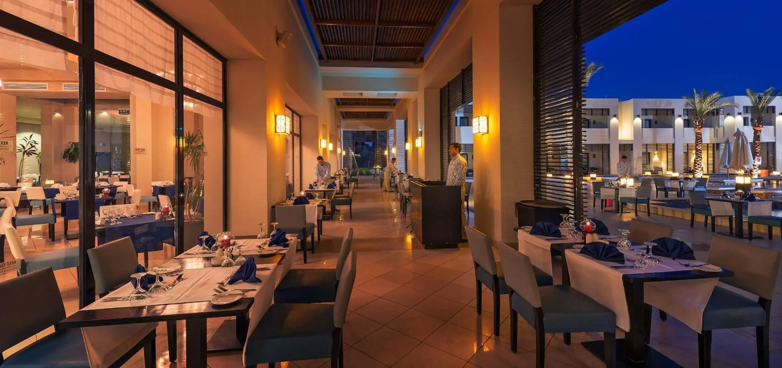 Restaurant/Places to Eat in SENTIDO Reef Oasis Aqua Park Resort