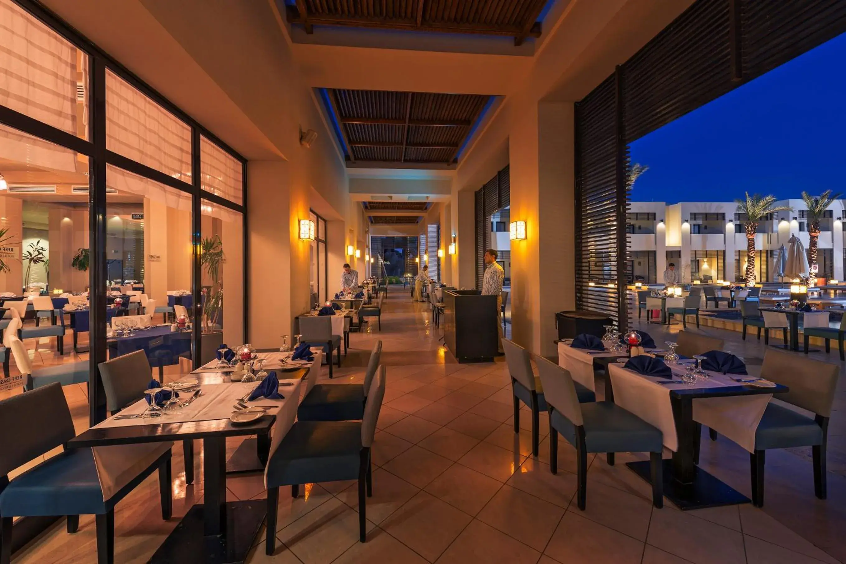 Restaurant/Places to Eat in SENTIDO Reef Oasis Aqua Park Resort