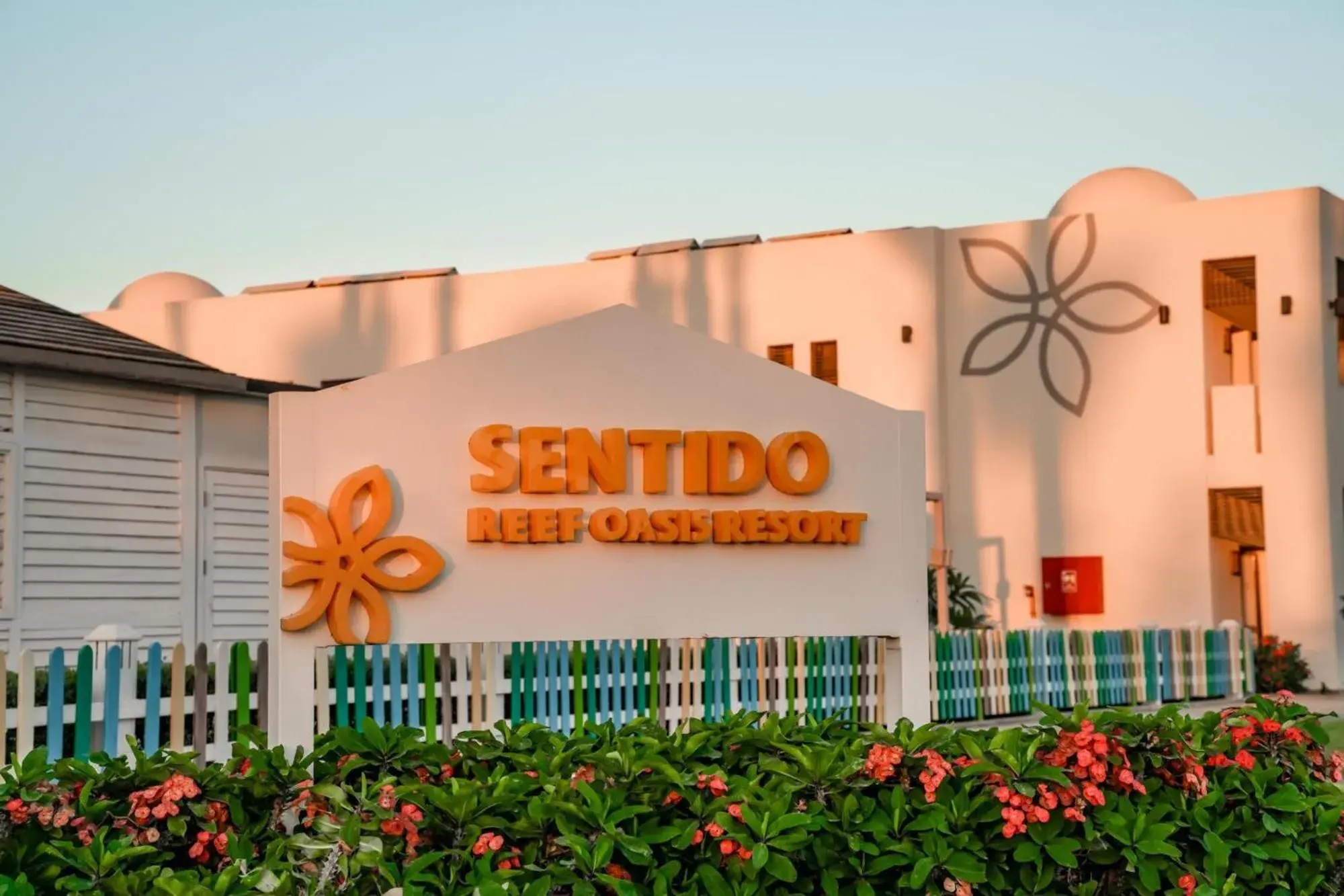 Property building in Sentido Reef Oasis Aqua Park Resort Property building in Sentido Reef Oasis Aqua Park Resort