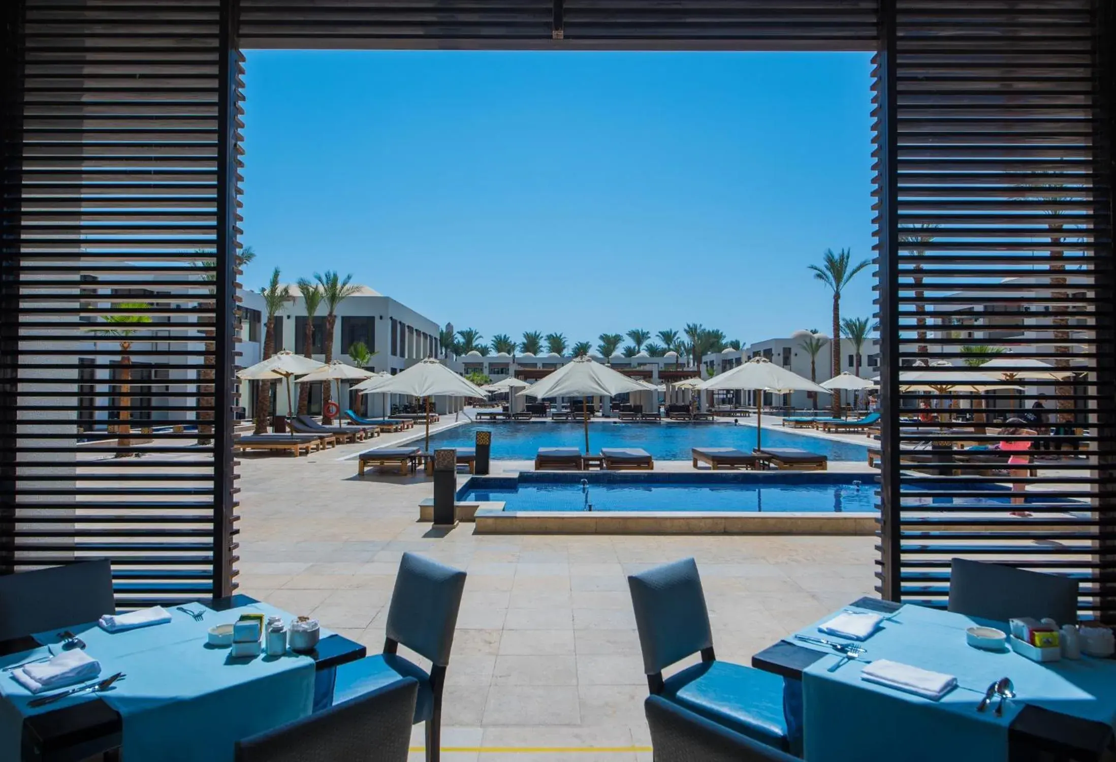Restaurant/places to eat, Swimming Pool in SENTIDO Reef Oasis Aqua Park Resort