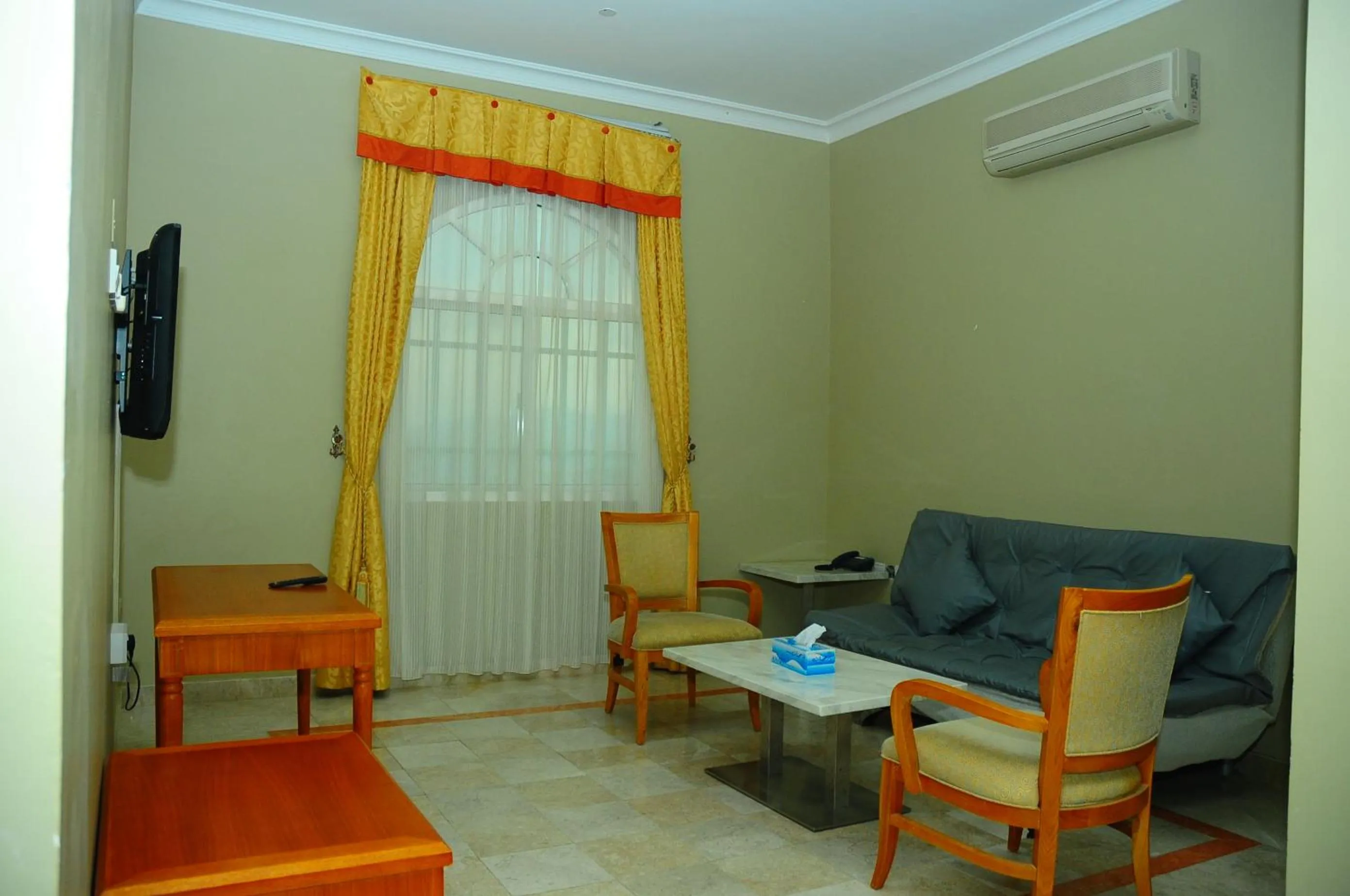Living room in Al Faisal Hotel Suites