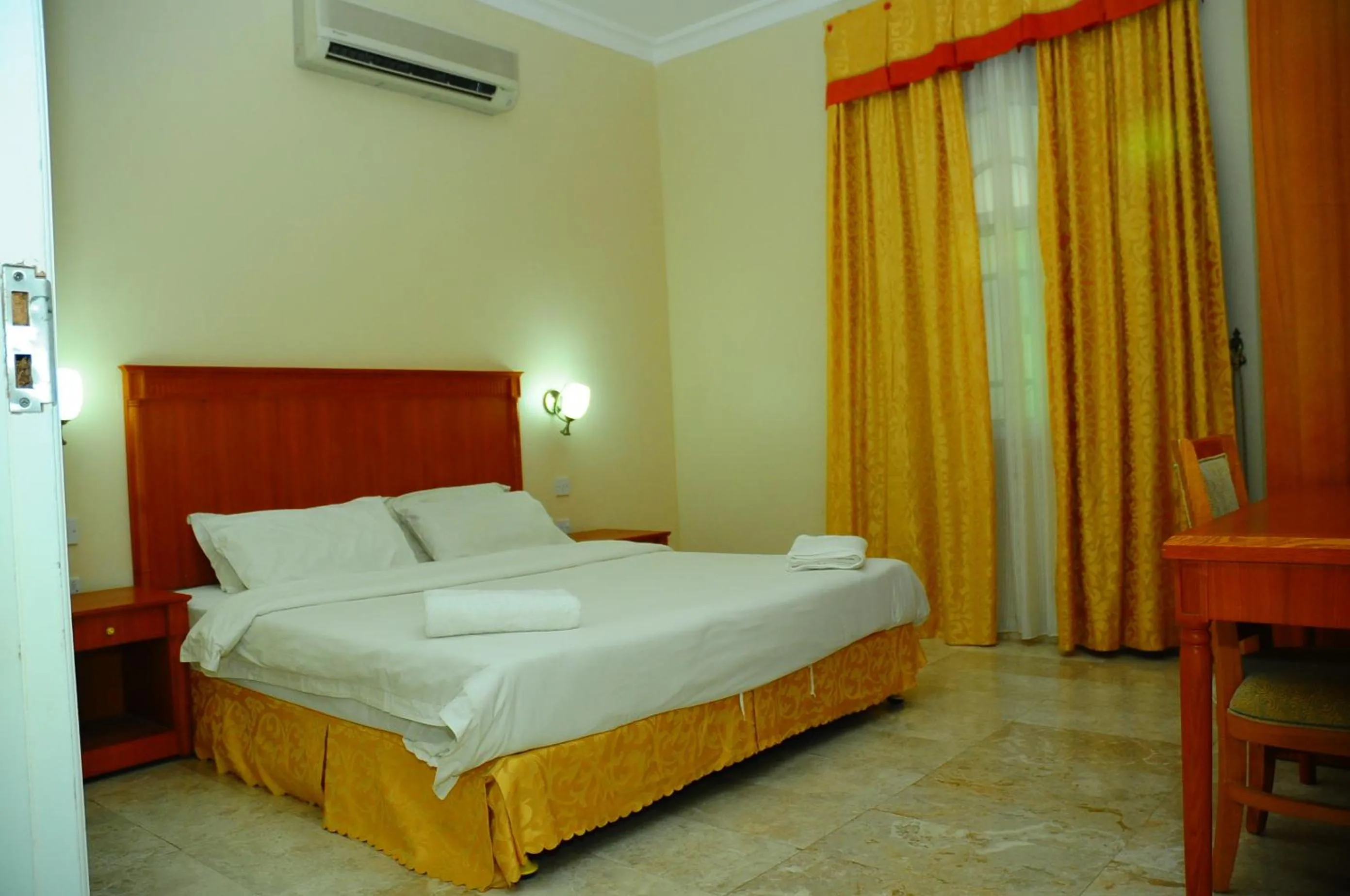 Bedroom, Bed in Al Faisal Hotel Suites