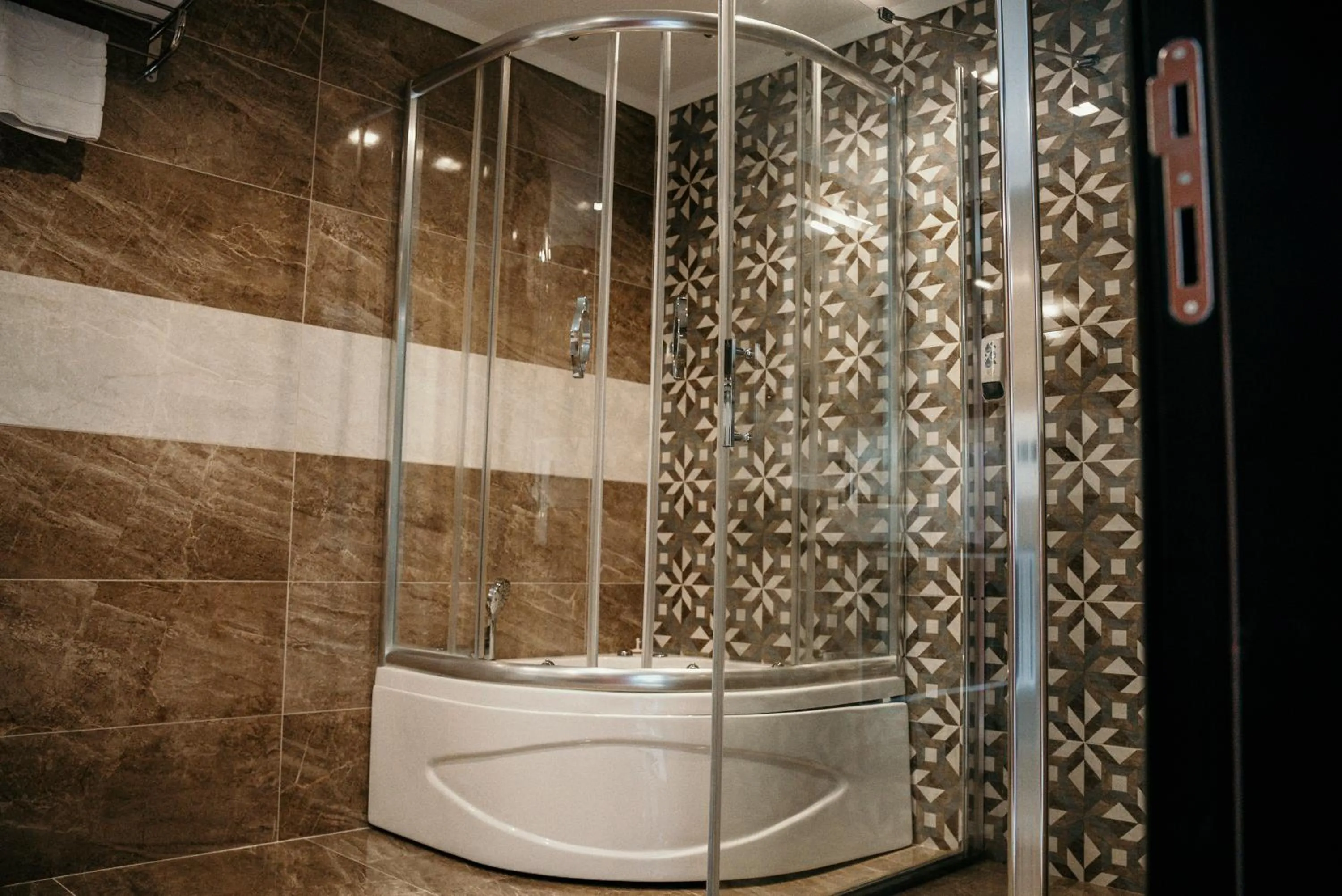 Shower in Grand Vaves Hotel