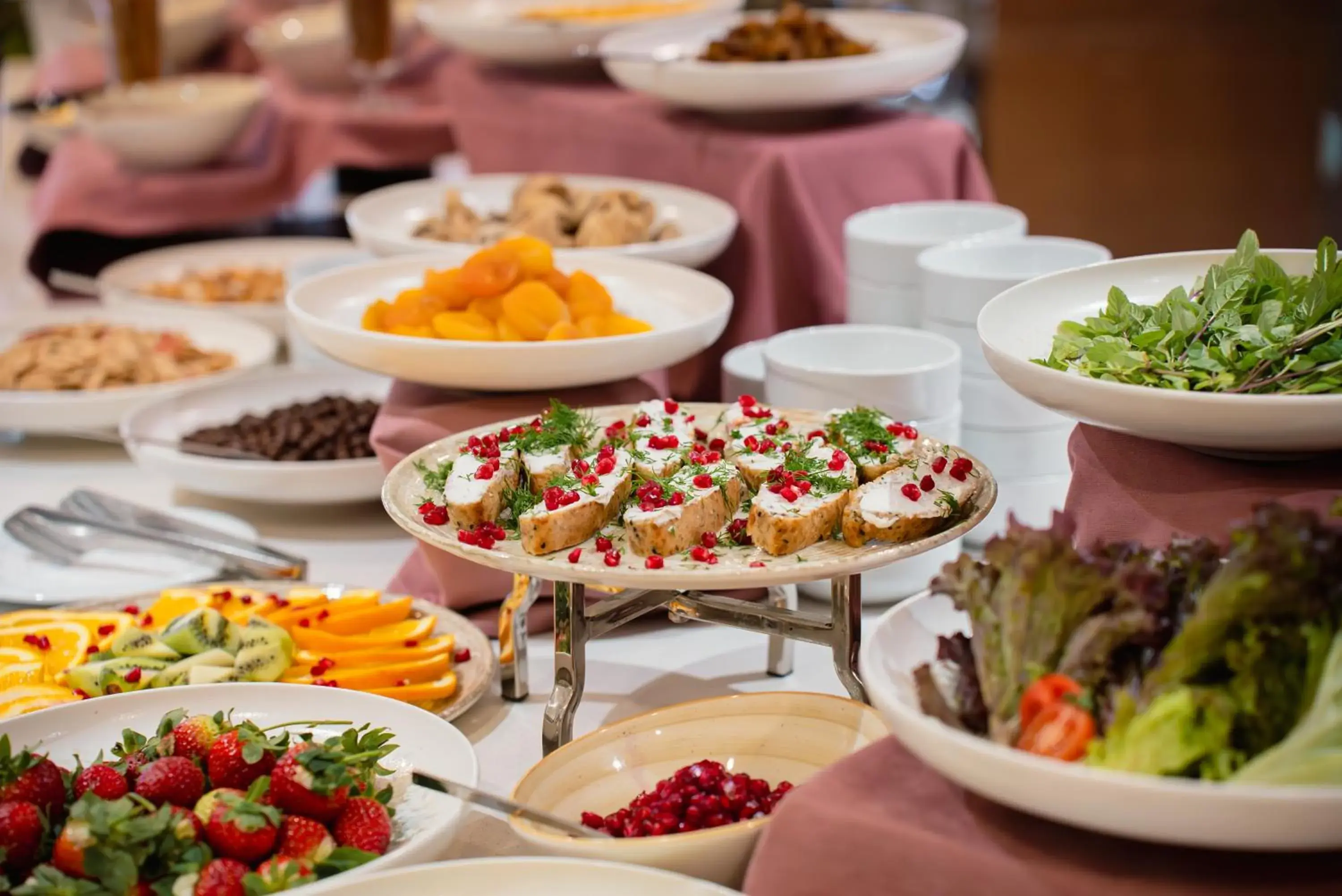 Restaurant/places to eat in Grand Vaves Hotel Restaurant/places to eat in Grand Vaves Hotel