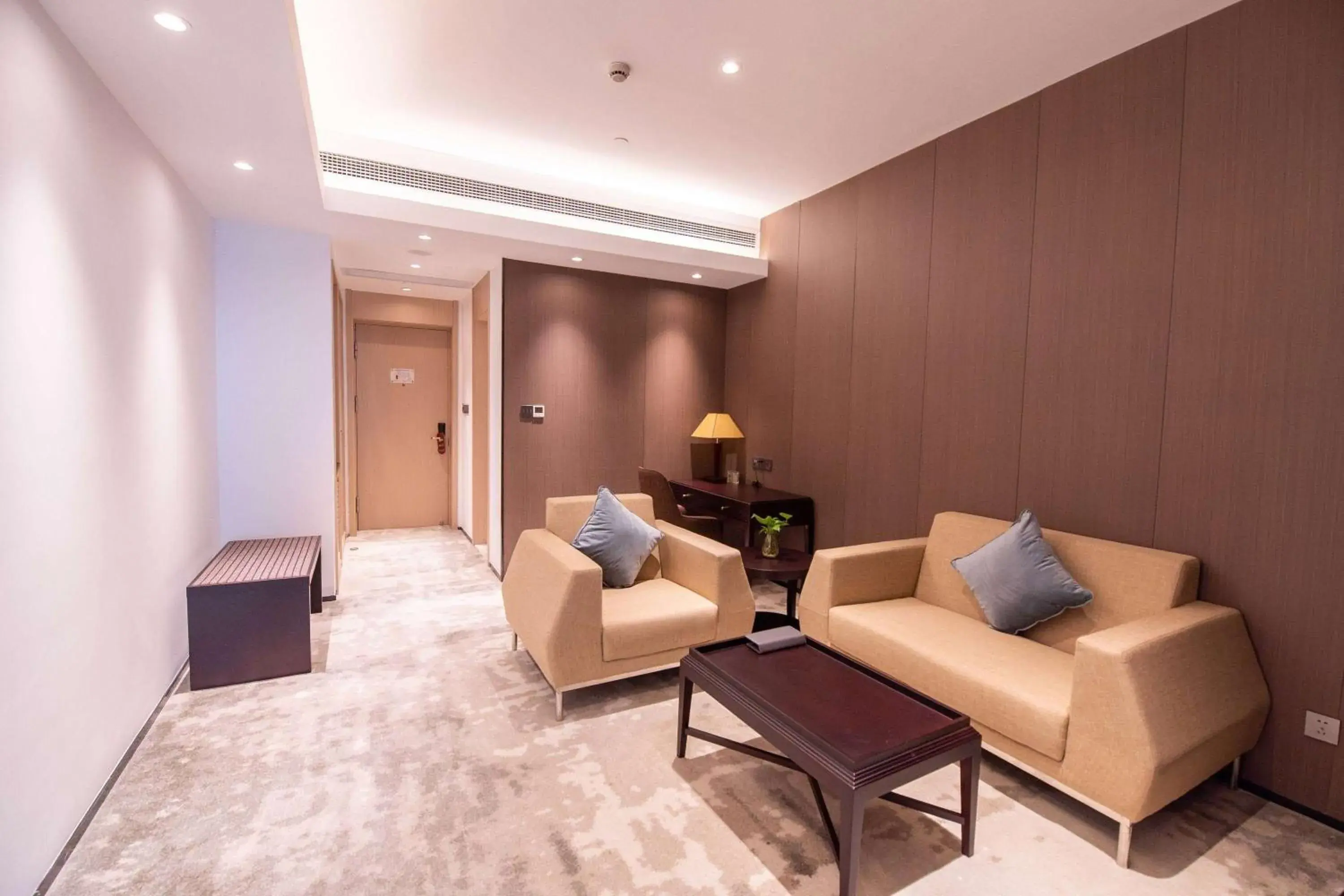 Photo of the whole room in Ramada Plaza Sino-Bay Shanghai Photo of the whole room in Ramada Plaza Sino-Bay Shanghai