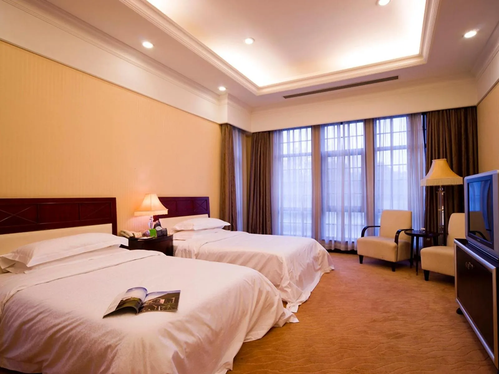 Bed in Ramada Plaza Sino-Bay Shanghai