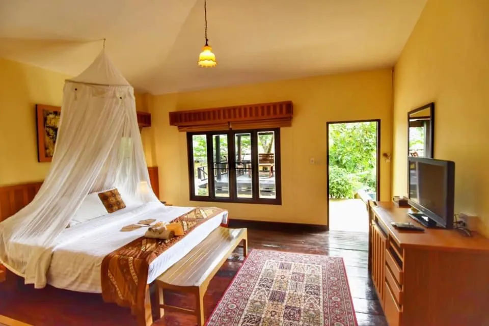 Bed in Villa Khao Phaengma