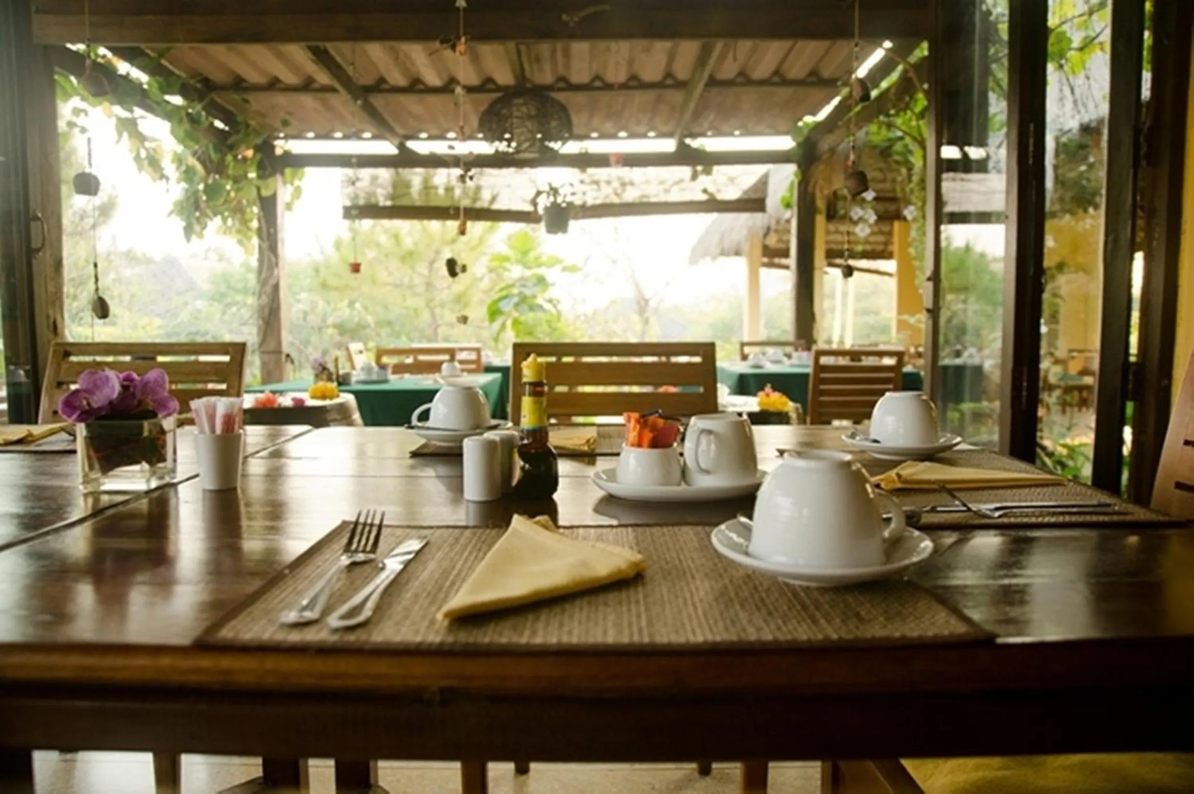 Dining area in Villa Khao Phaengma