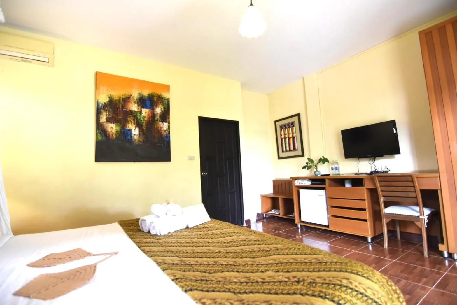 Bed in Villa Khao Phaengma