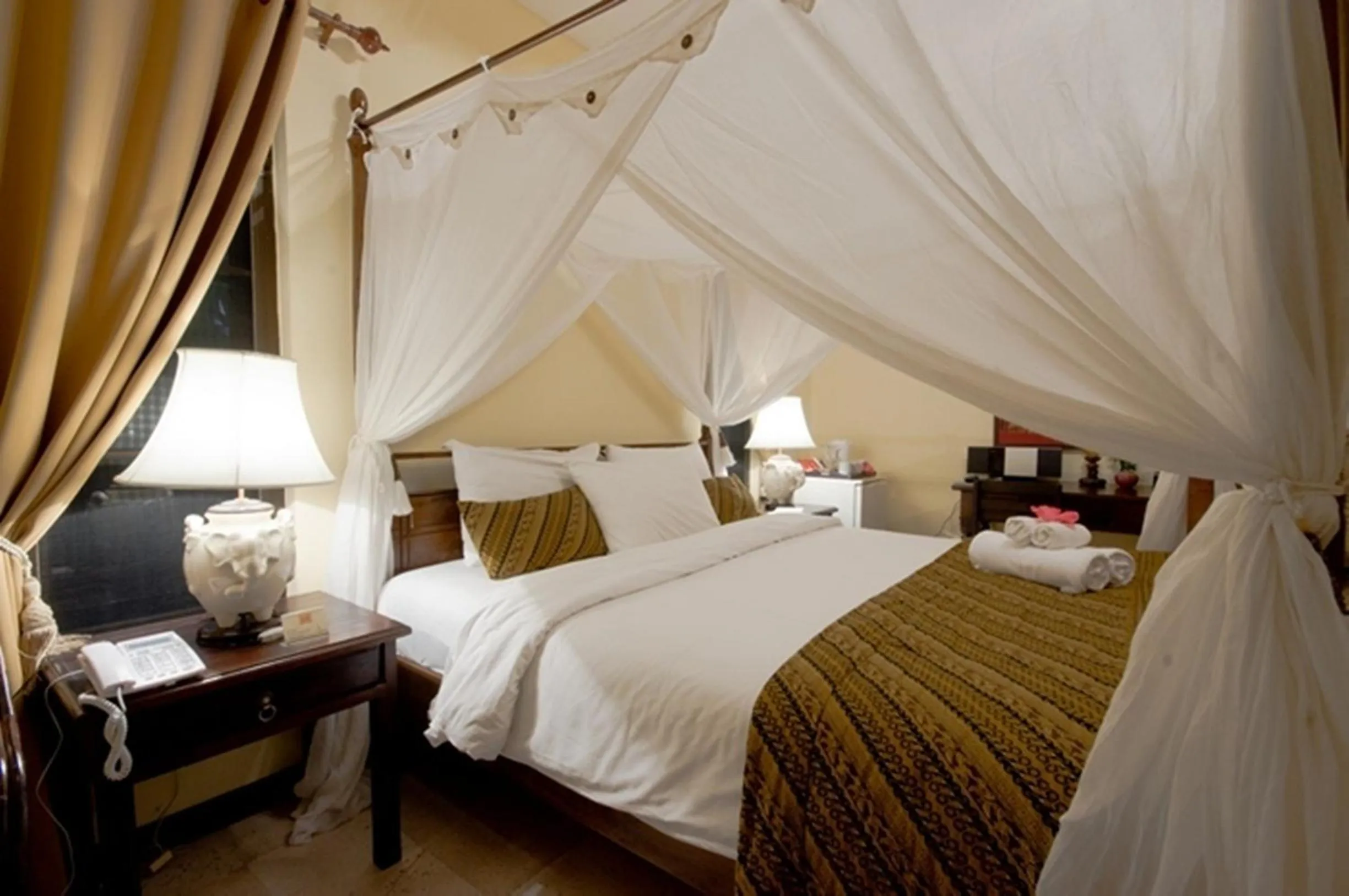 Bed in Villa Khao Phaengma