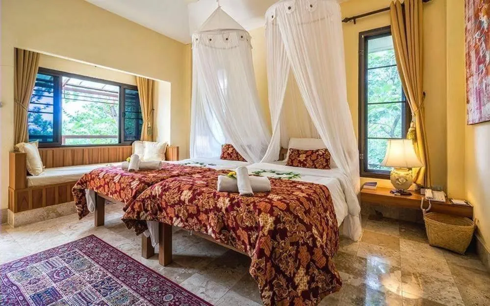 Bed in Villa Khao Phaengma