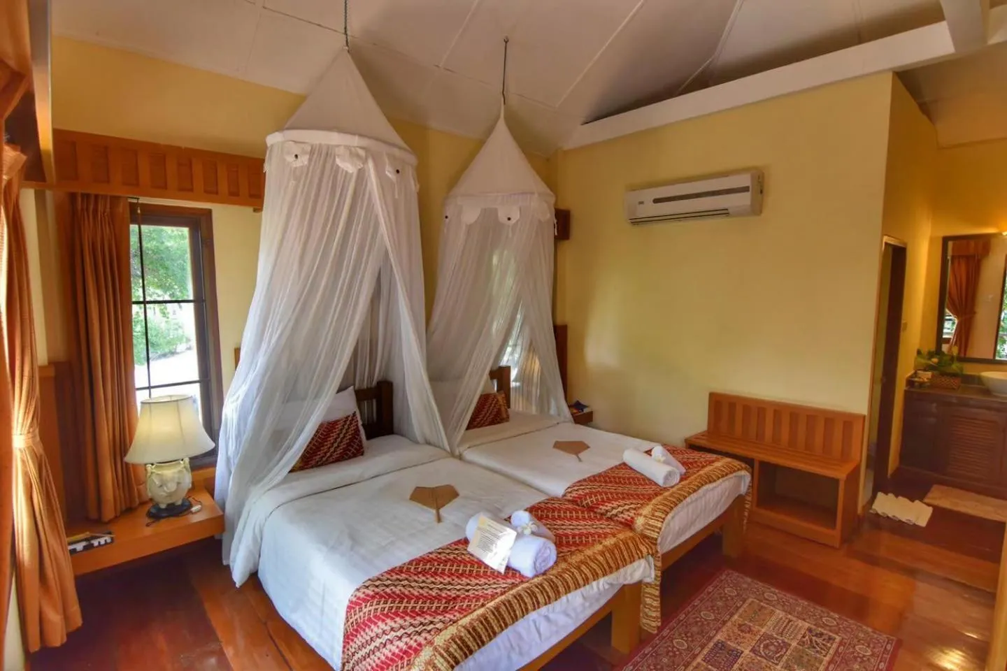 Bed in Villa Khao Phaengma