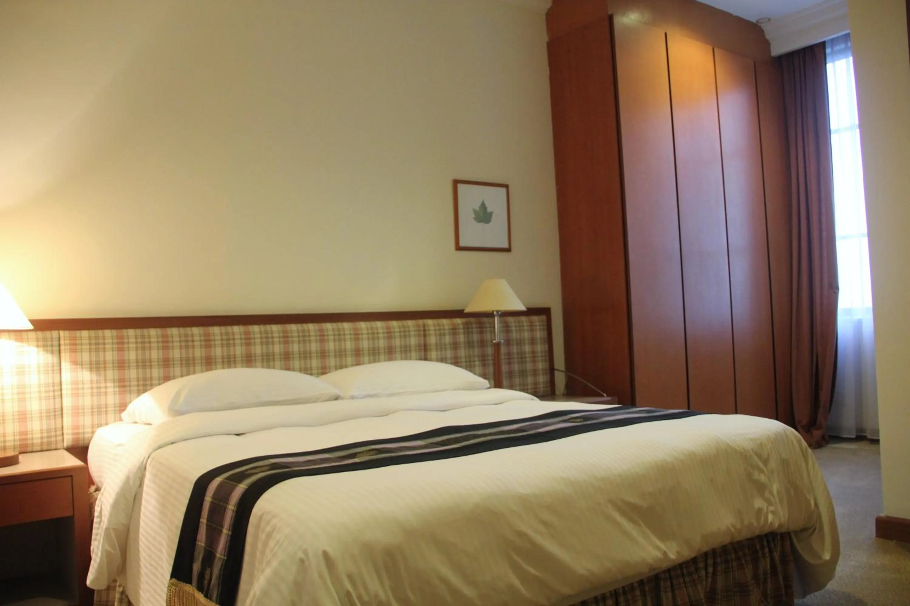 Bedroom, Bed in The Maple Suite