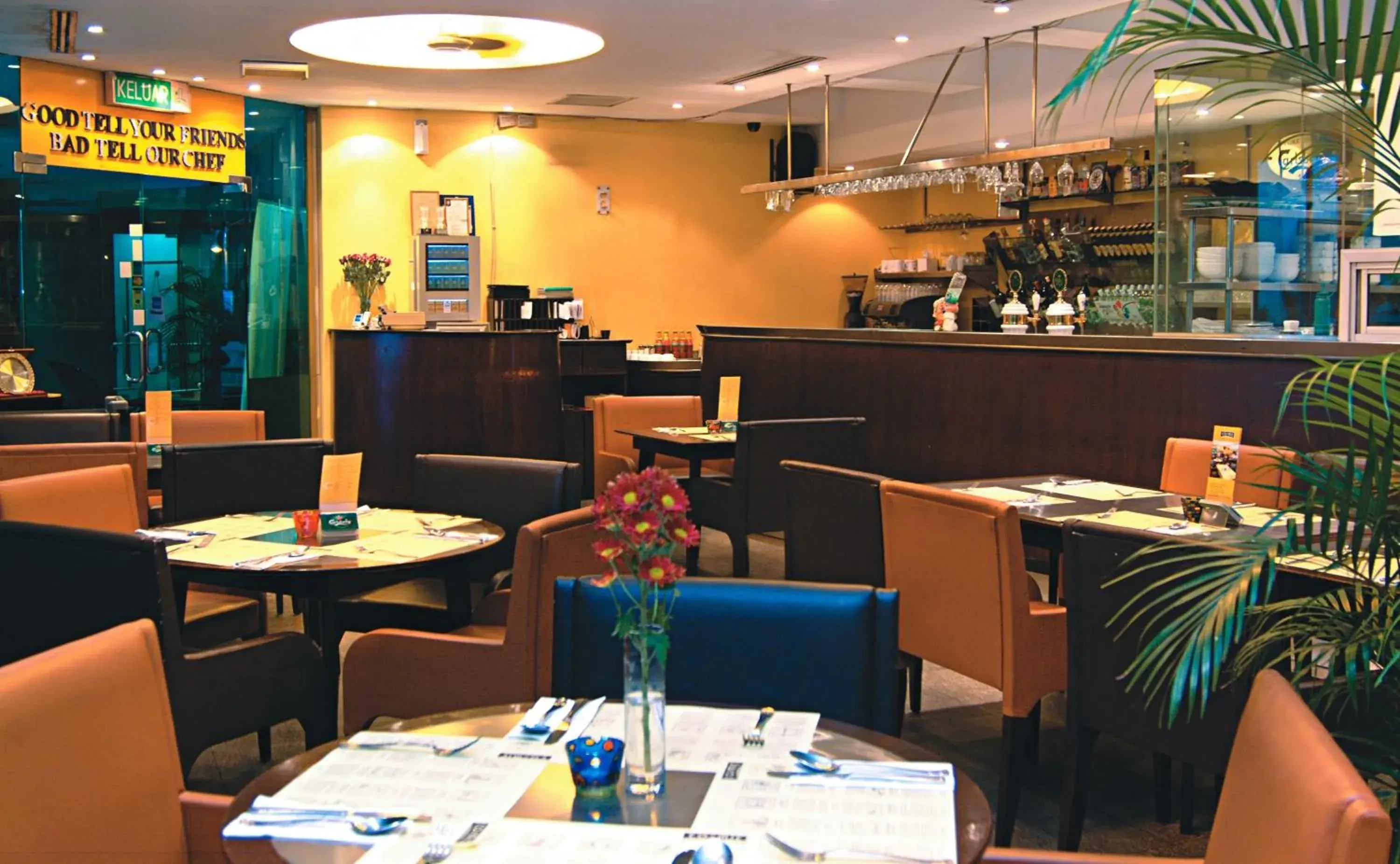 Restaurant/places to eat in The Maple Suite Restaurant/places to eat in The Maple Suite