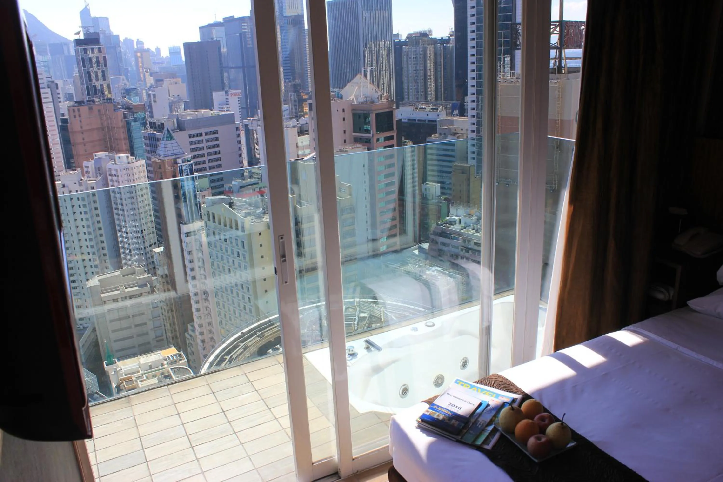 Balcony/Terrace, Bed in Best Western Hotel Causeway Bay