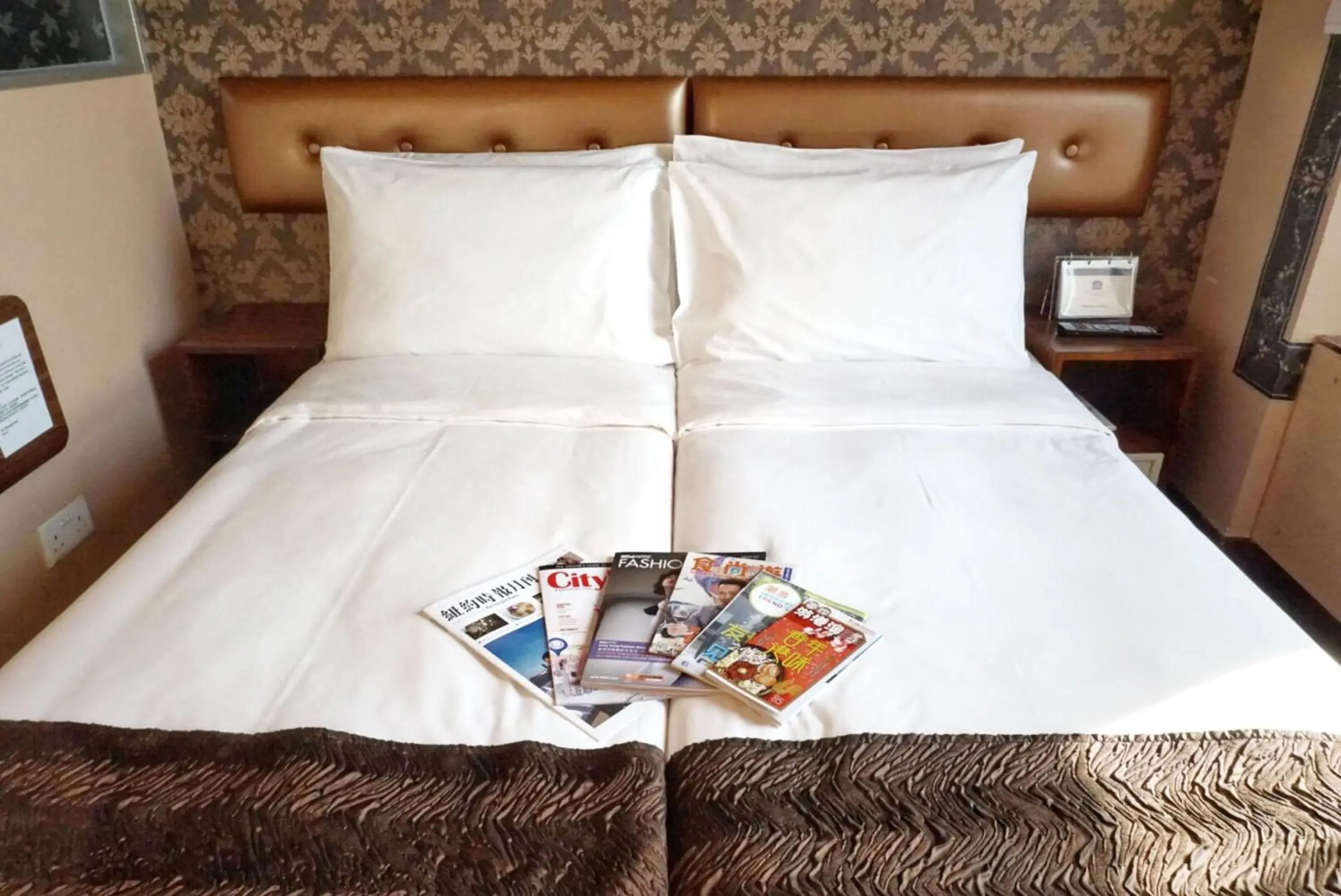 Bed in Best Western Hotel Causeway Bay Bed in Best Western Hotel Causeway Bay