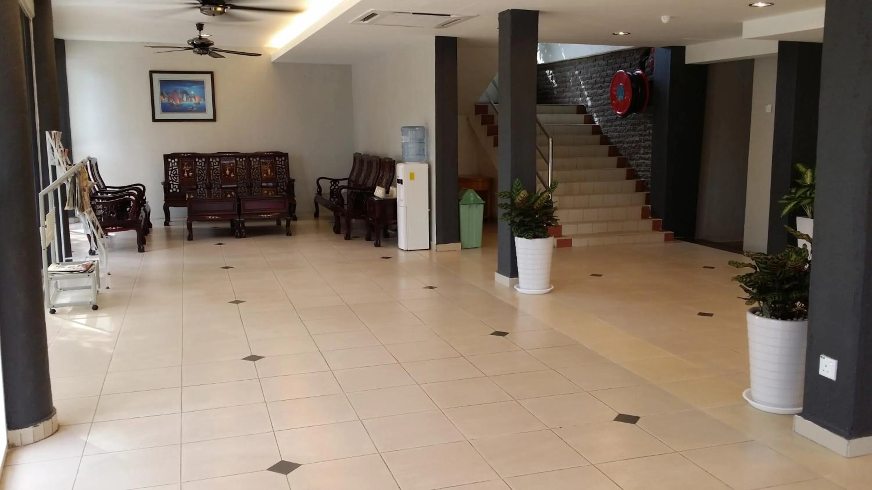 Seating area in Harbour Inn