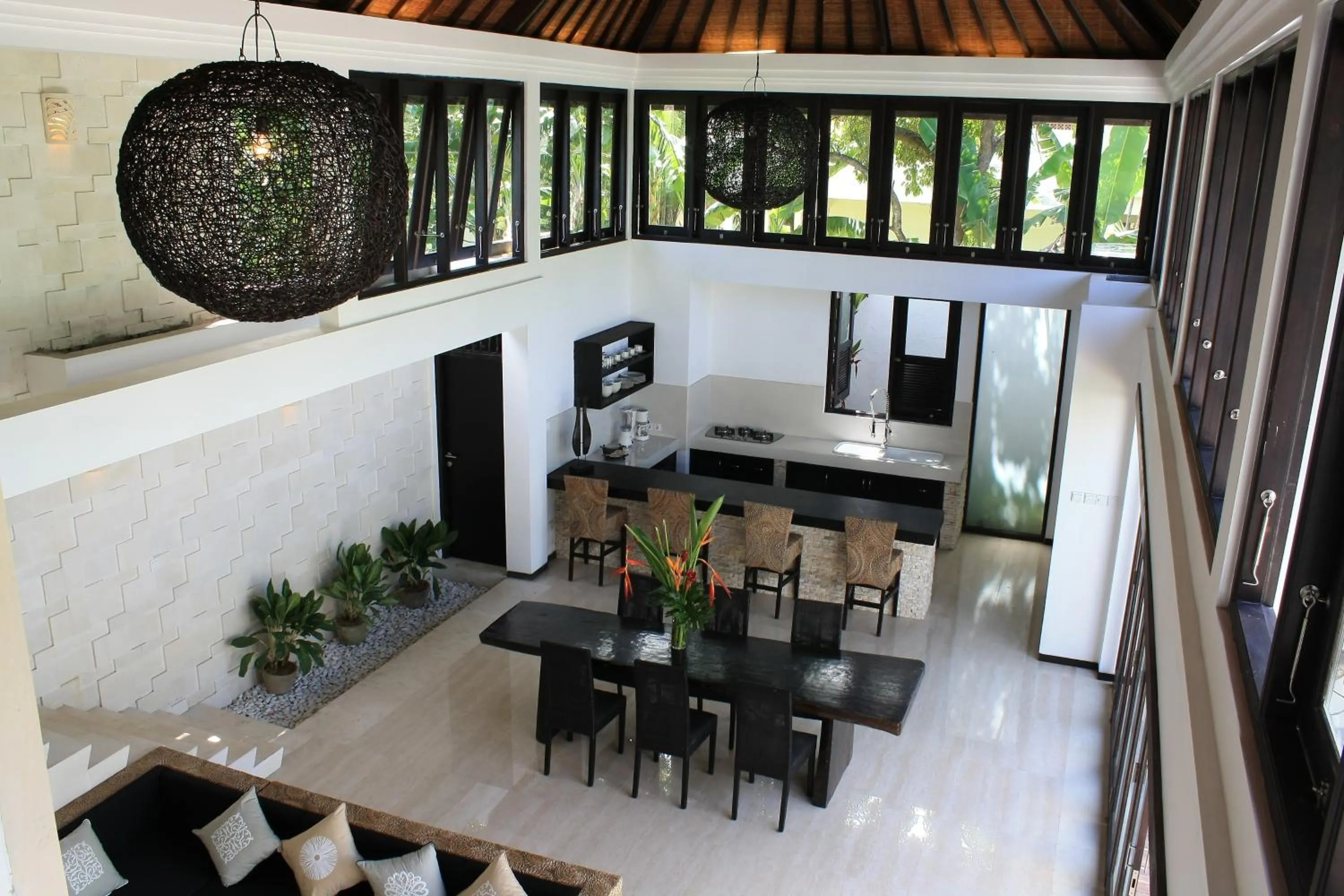 Dining area in Artemis Villa Hotel