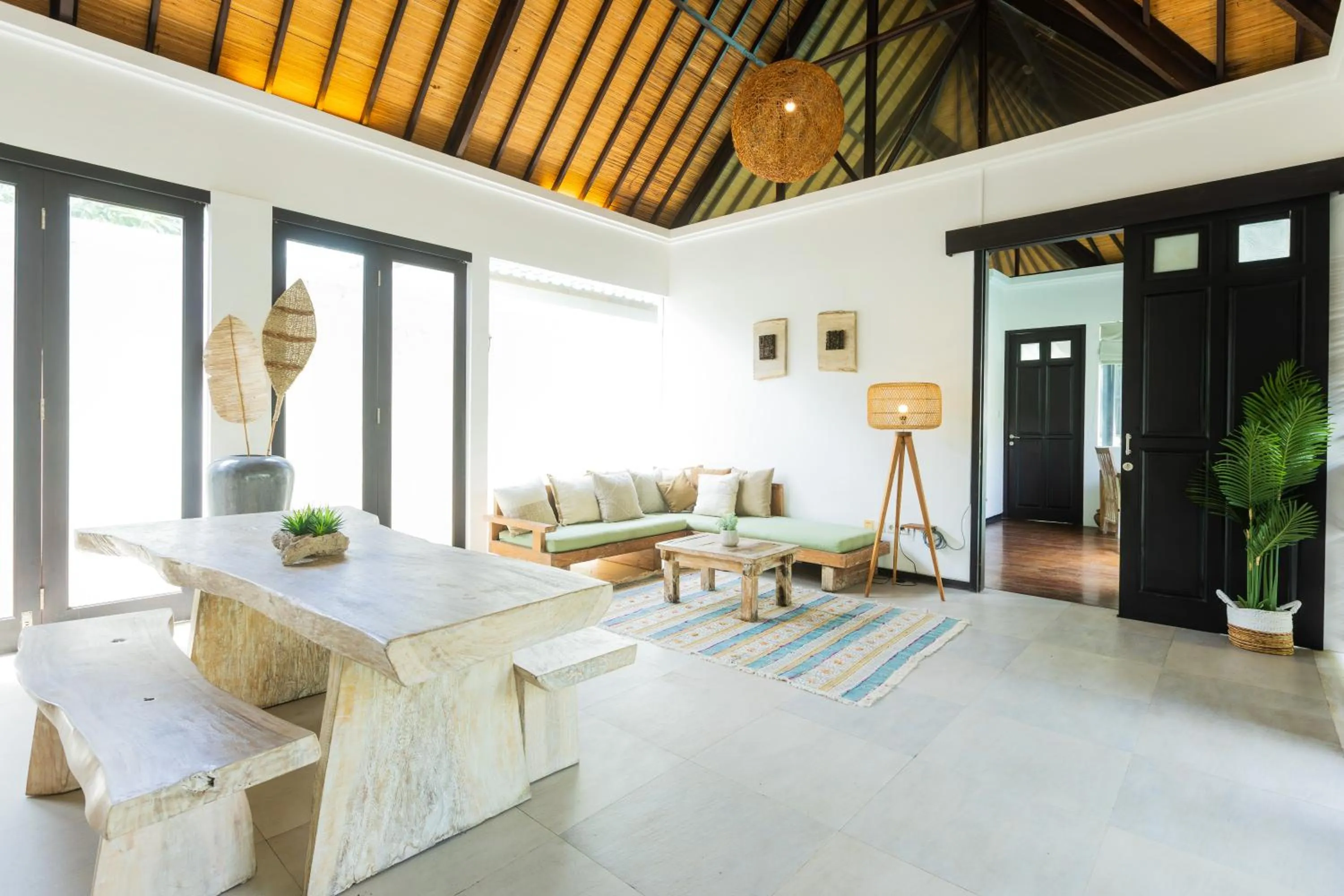 Living room in Artemis Villa Hotel