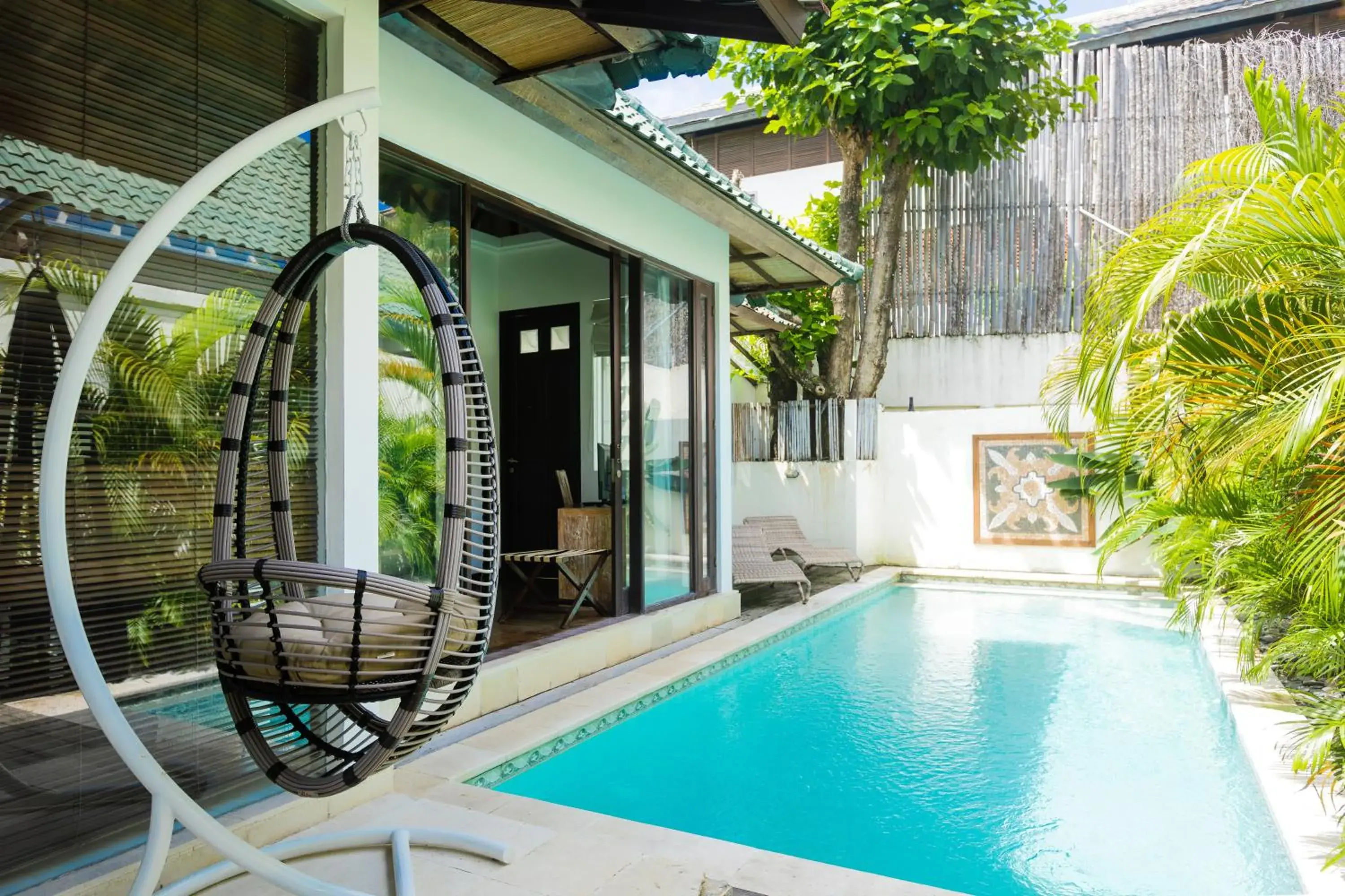 Pool view in Artemis Villa Hotel Pool view in Artemis Villa Hotel