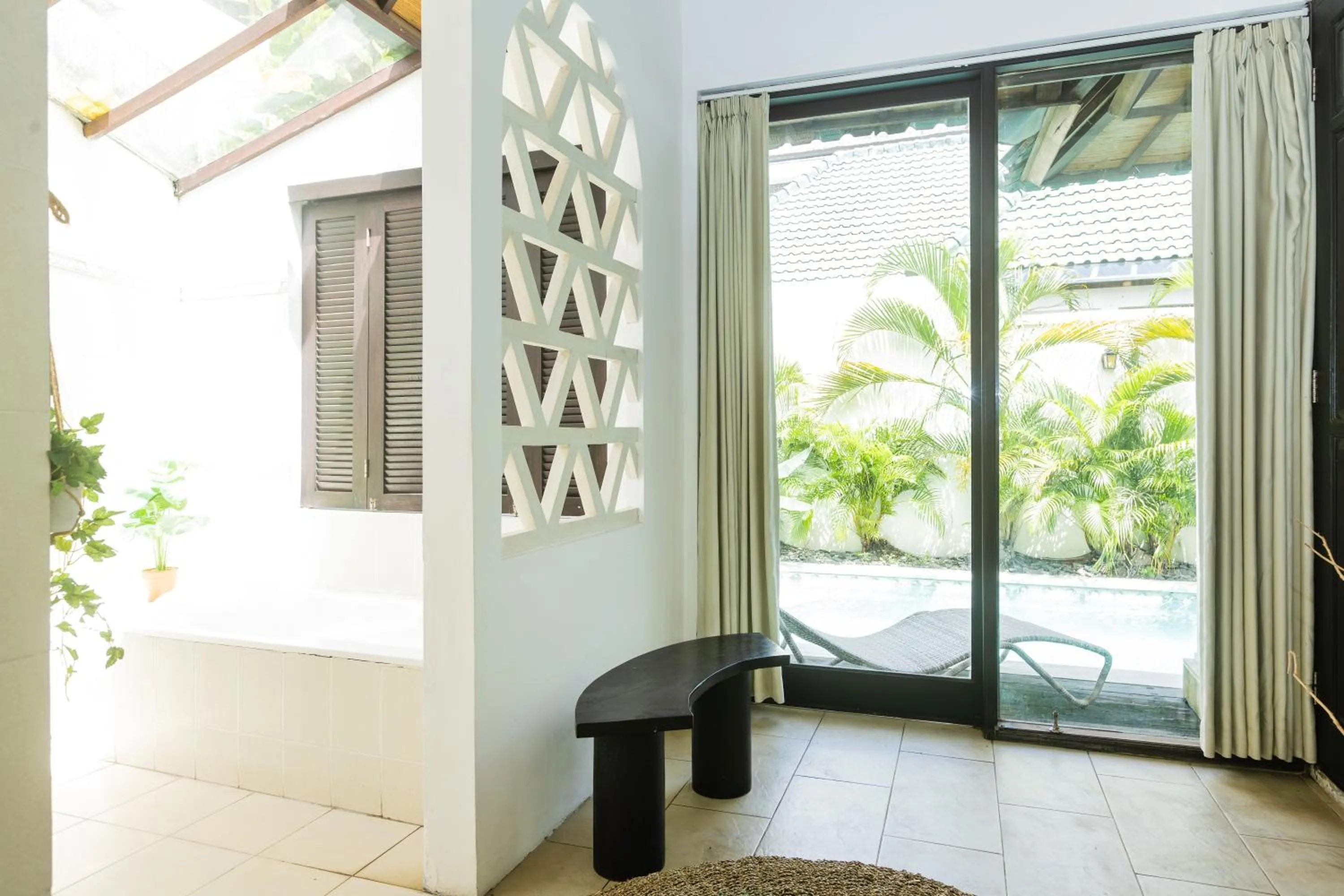 Living room in Artemis Villa Hotel