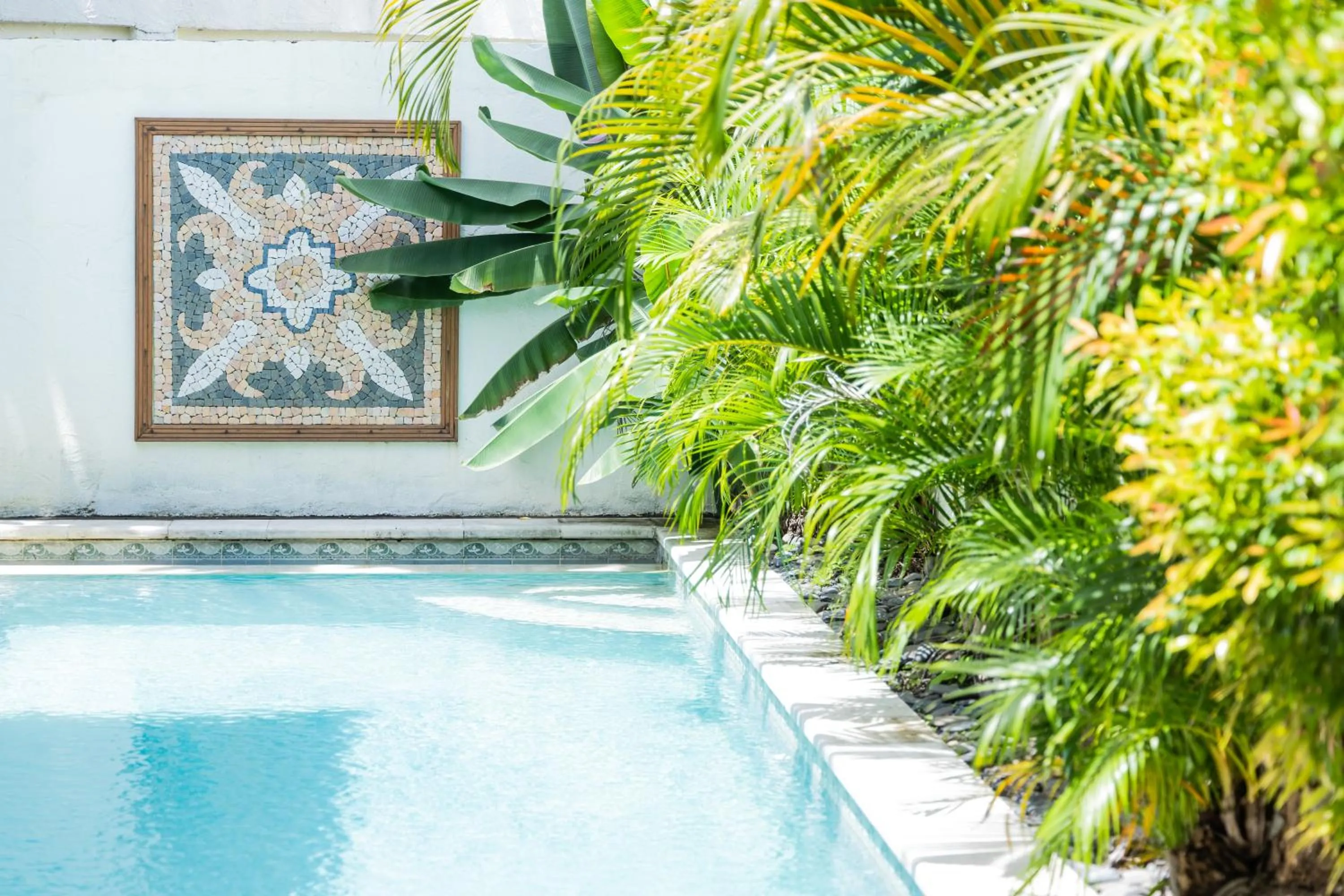 Day in Artemis Villa Hotel