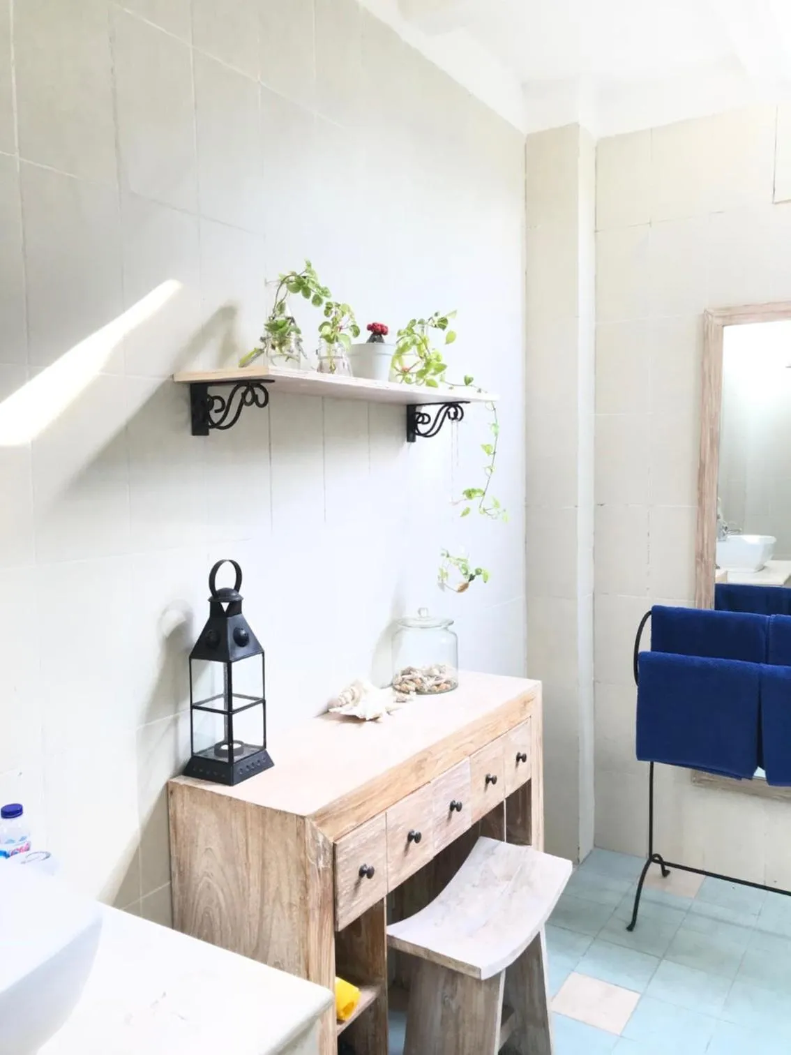 Bathroom in Artemis Villa Hotel