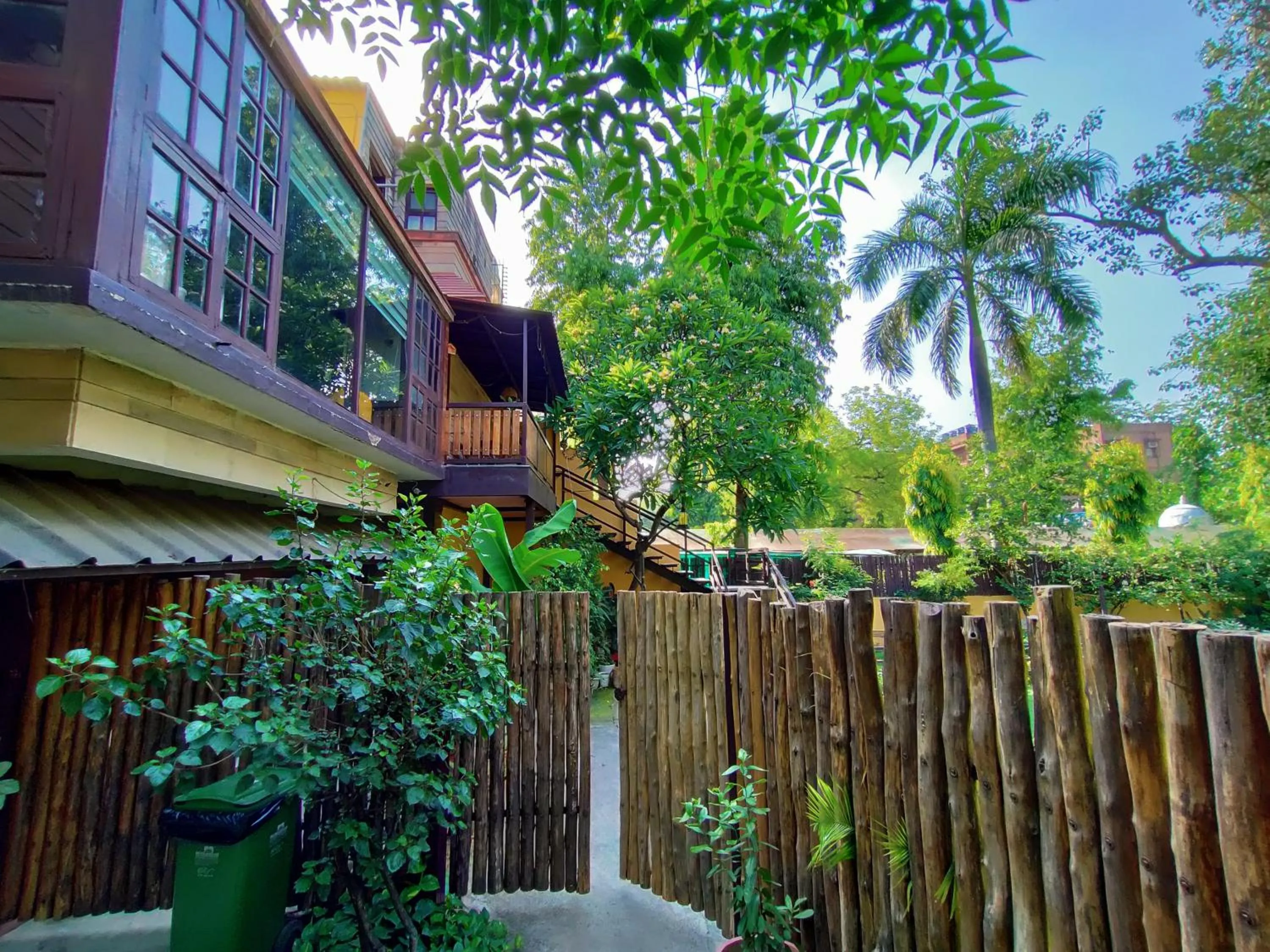 Property building in Cp Villa - Rooms with Patio