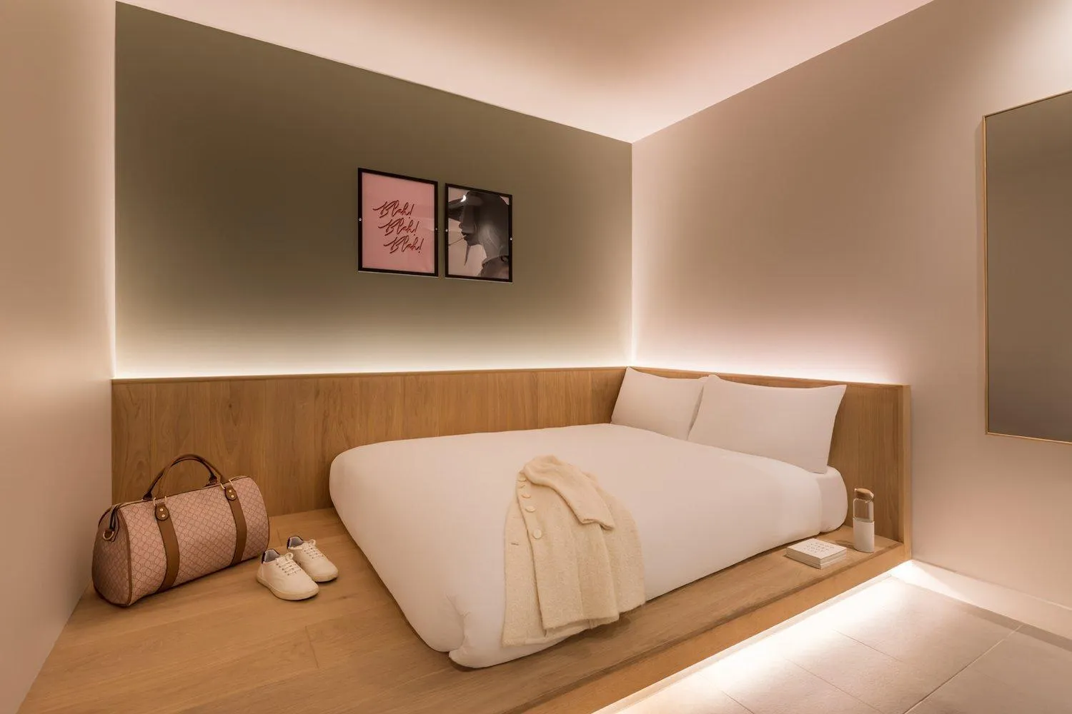 Bedroom, Bed in Assembly Leicester Square