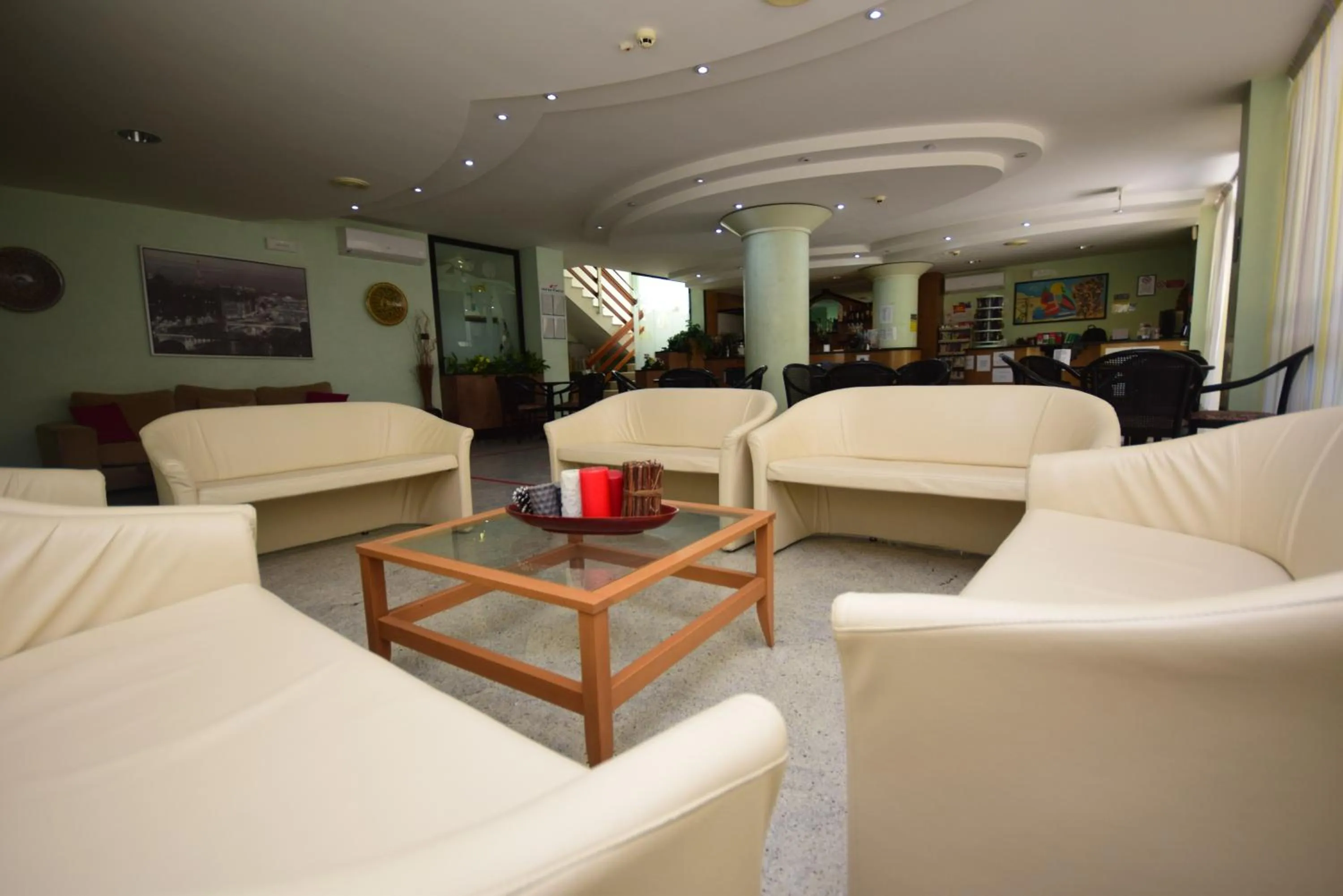 Communal lounge/ TV room in Hotel Como