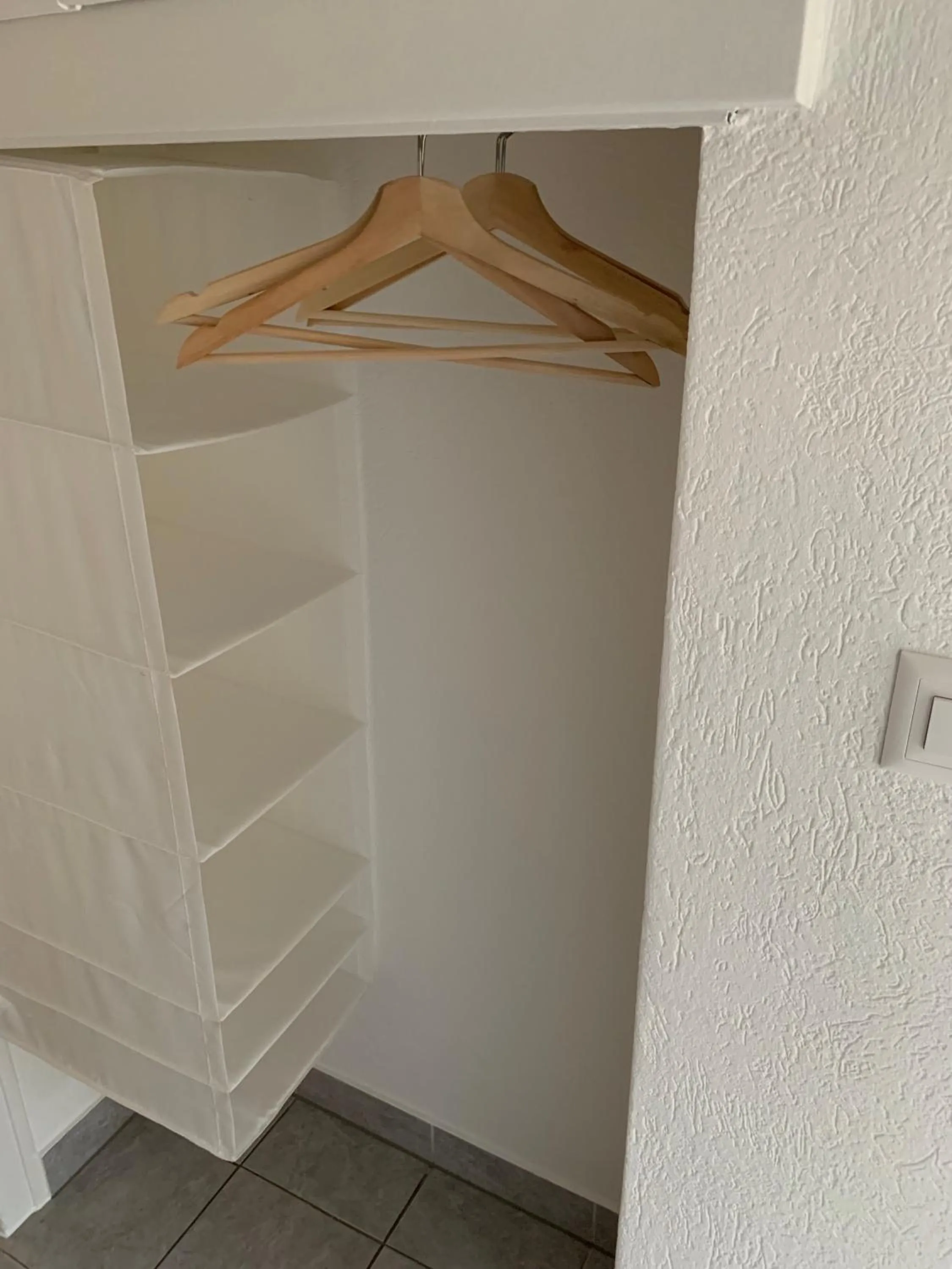 wardrobe in Eh!Toi Self Motel