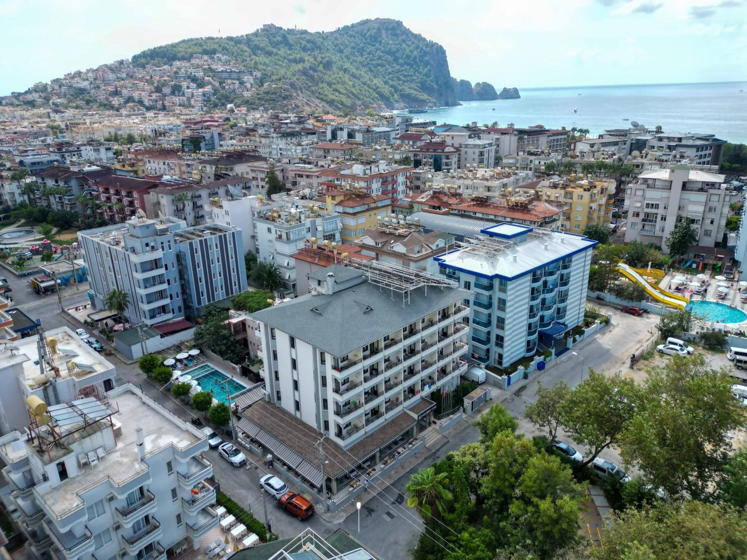 Property building in Kandelor Hotel