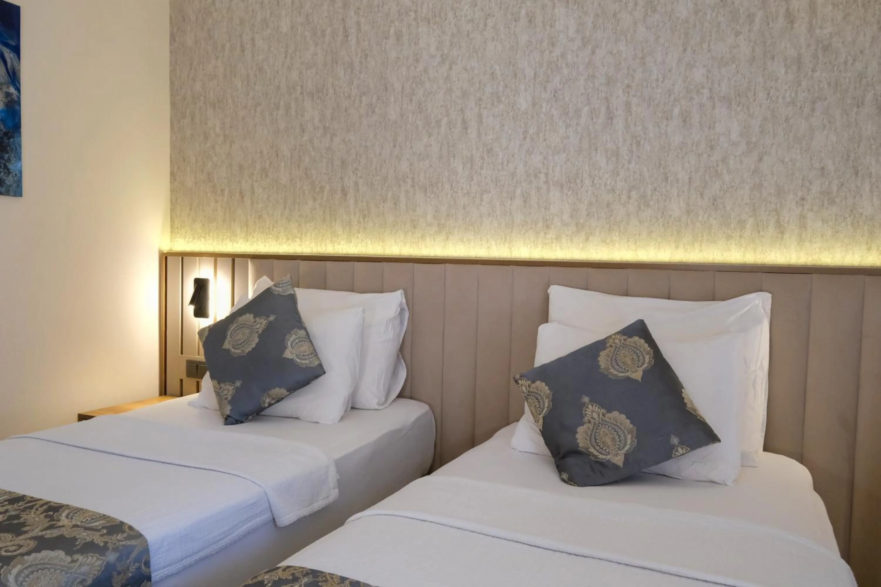 Bed in Kandelor Hotel