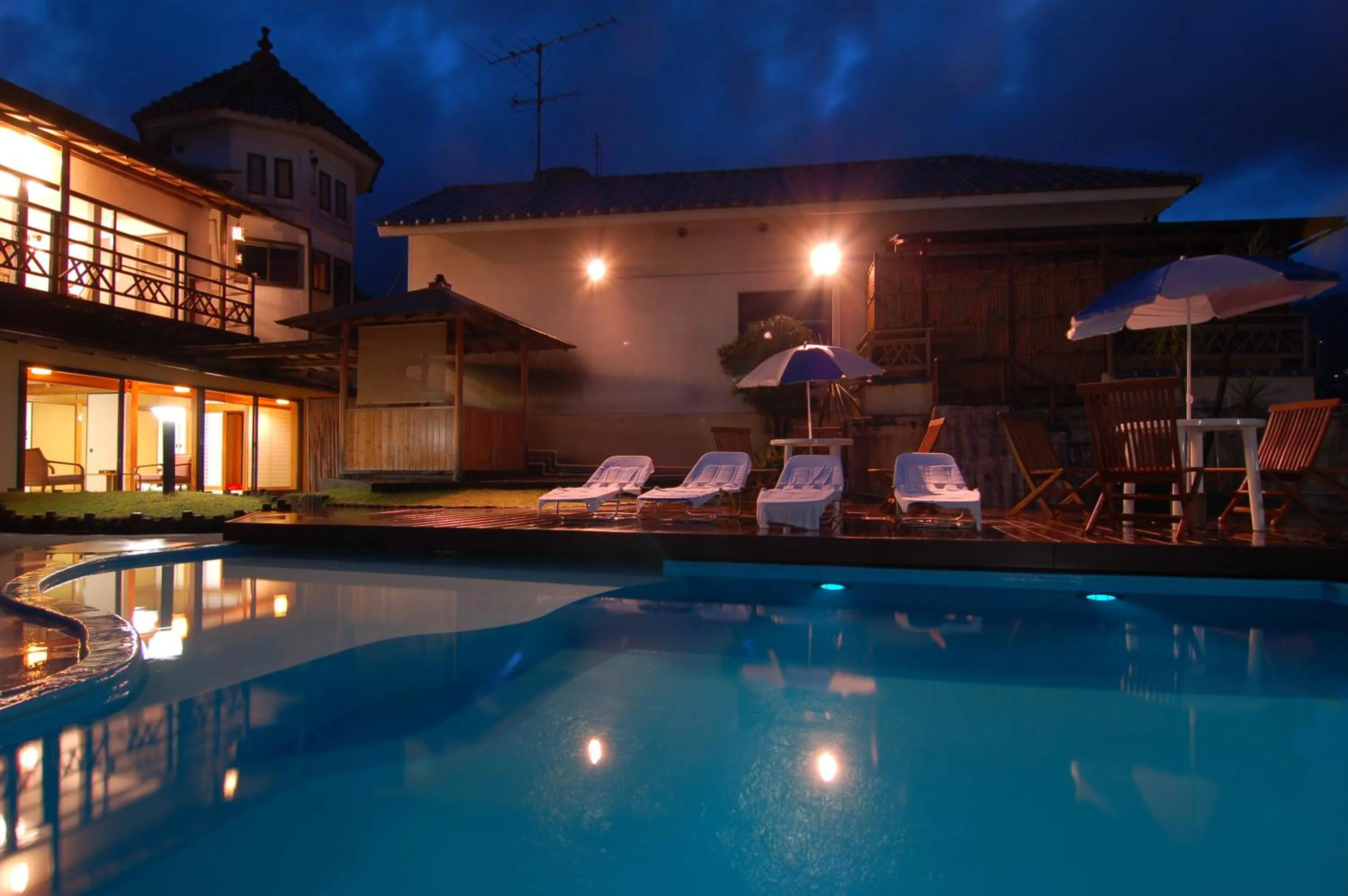 Photo of the whole room in Shin Kadoya