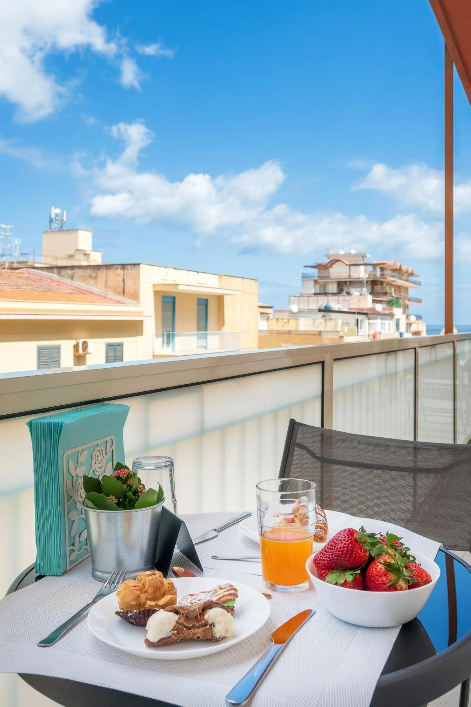 Balcony/Terrace in Ciccio Rooms and breakfast - Self check-in