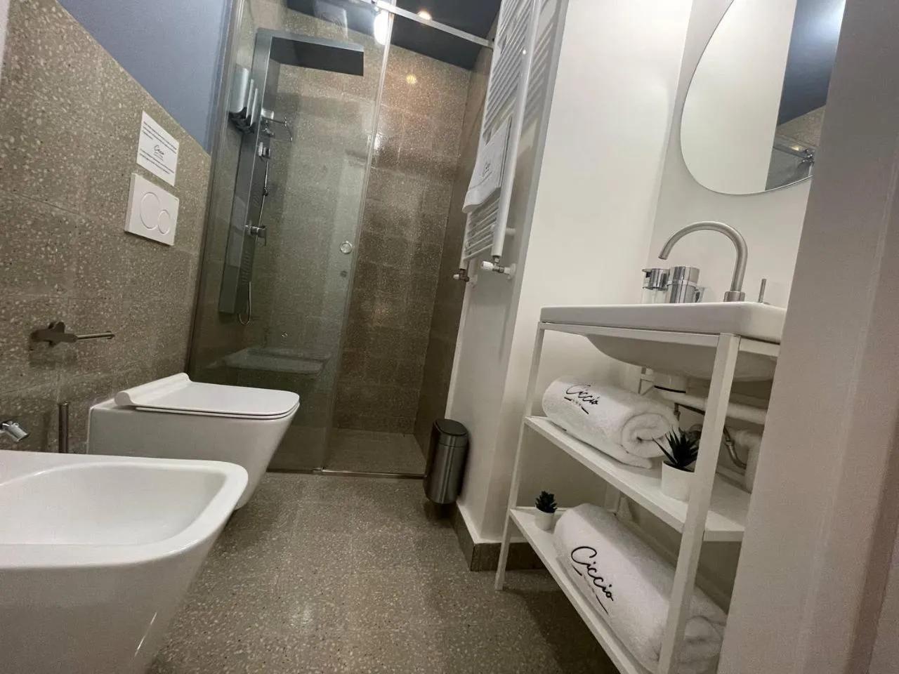 Toilet in Ciccio Rooms and breakfast - Self check-in