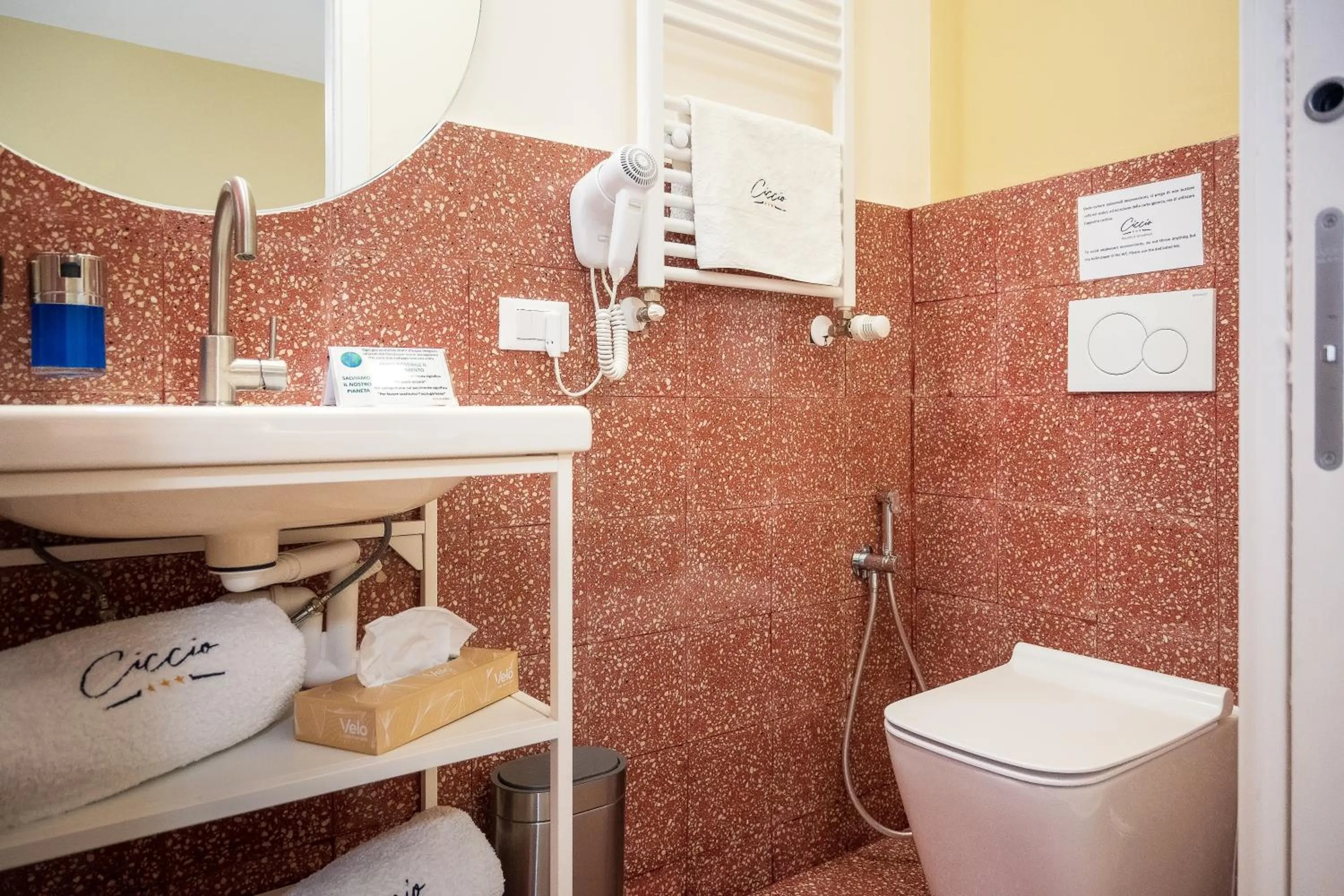 Shower in Ciccio Rooms and breakfast - Self check-in