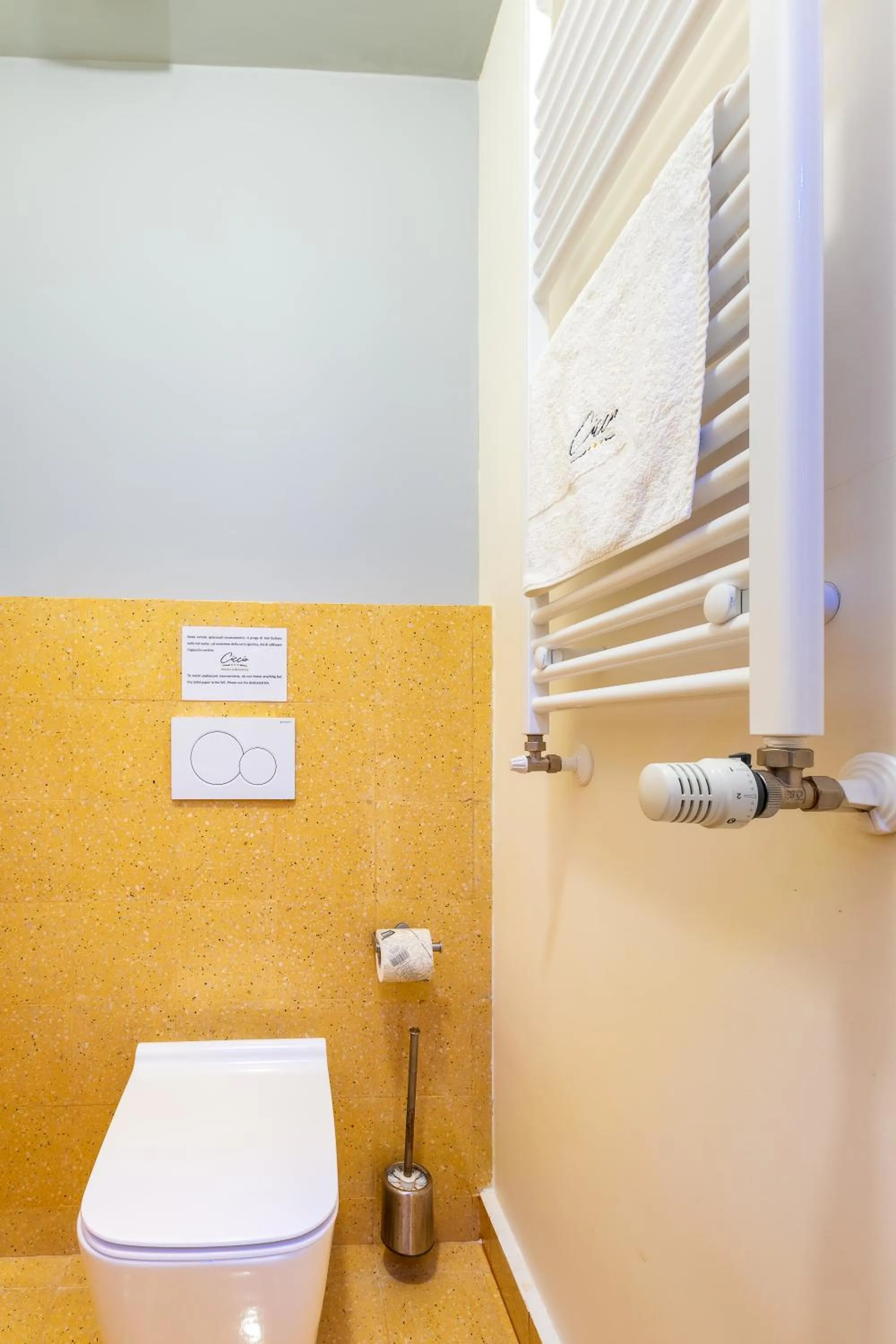 Toilet in Ciccio Rooms and breakfast - Self check-in