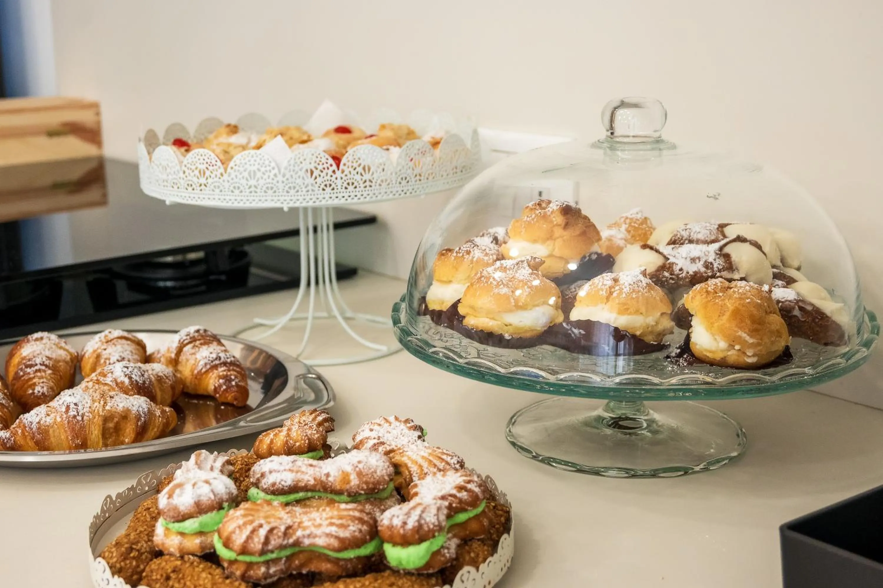 Communal lounge/ TV room in Ciccio Rooms and breakfast - Self check-in