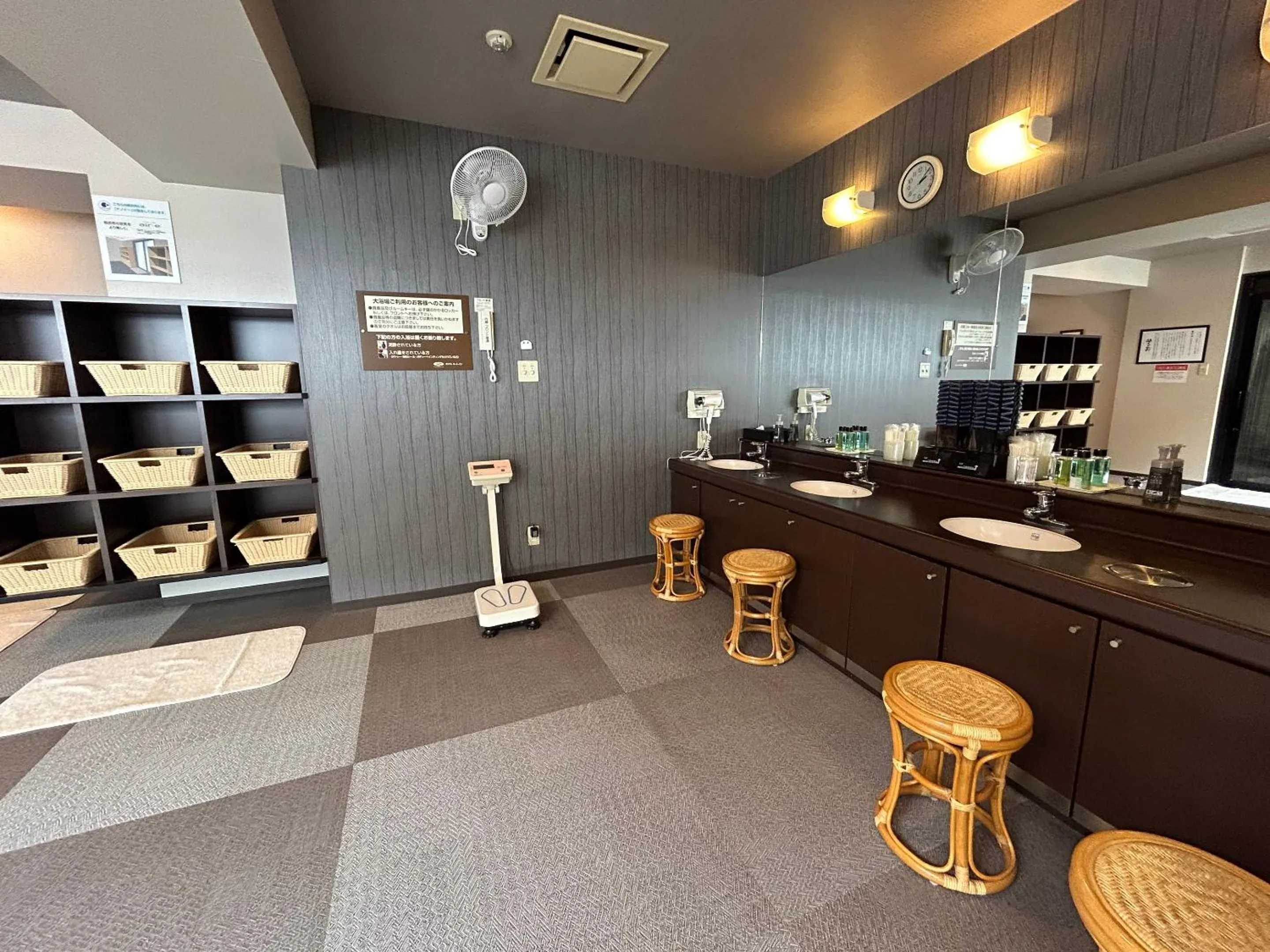 Public Bath in Hotel Route-Inn Kanazawa Ekimae