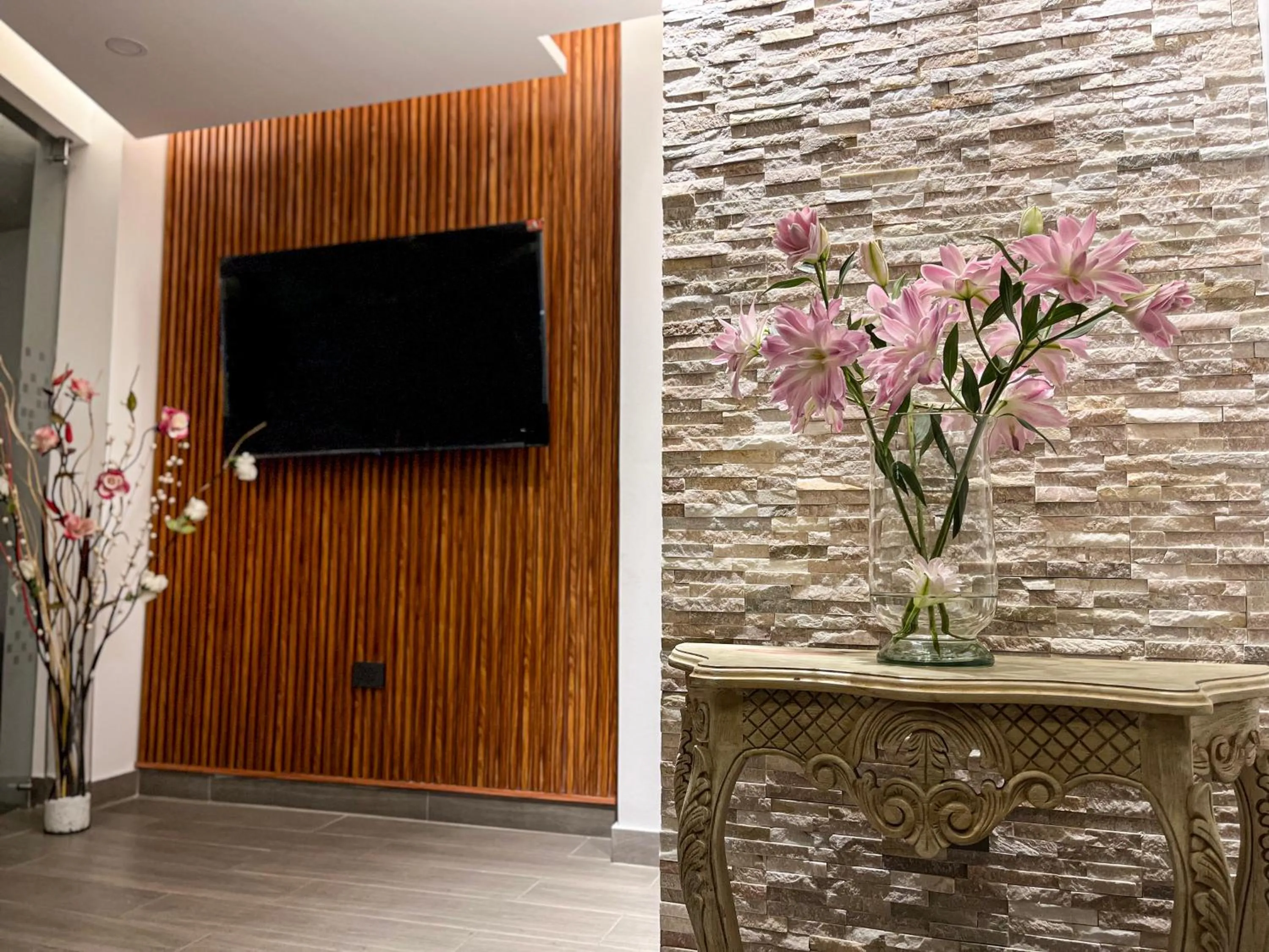 Communal lounge/ TV room in Hotel Casa Baquero