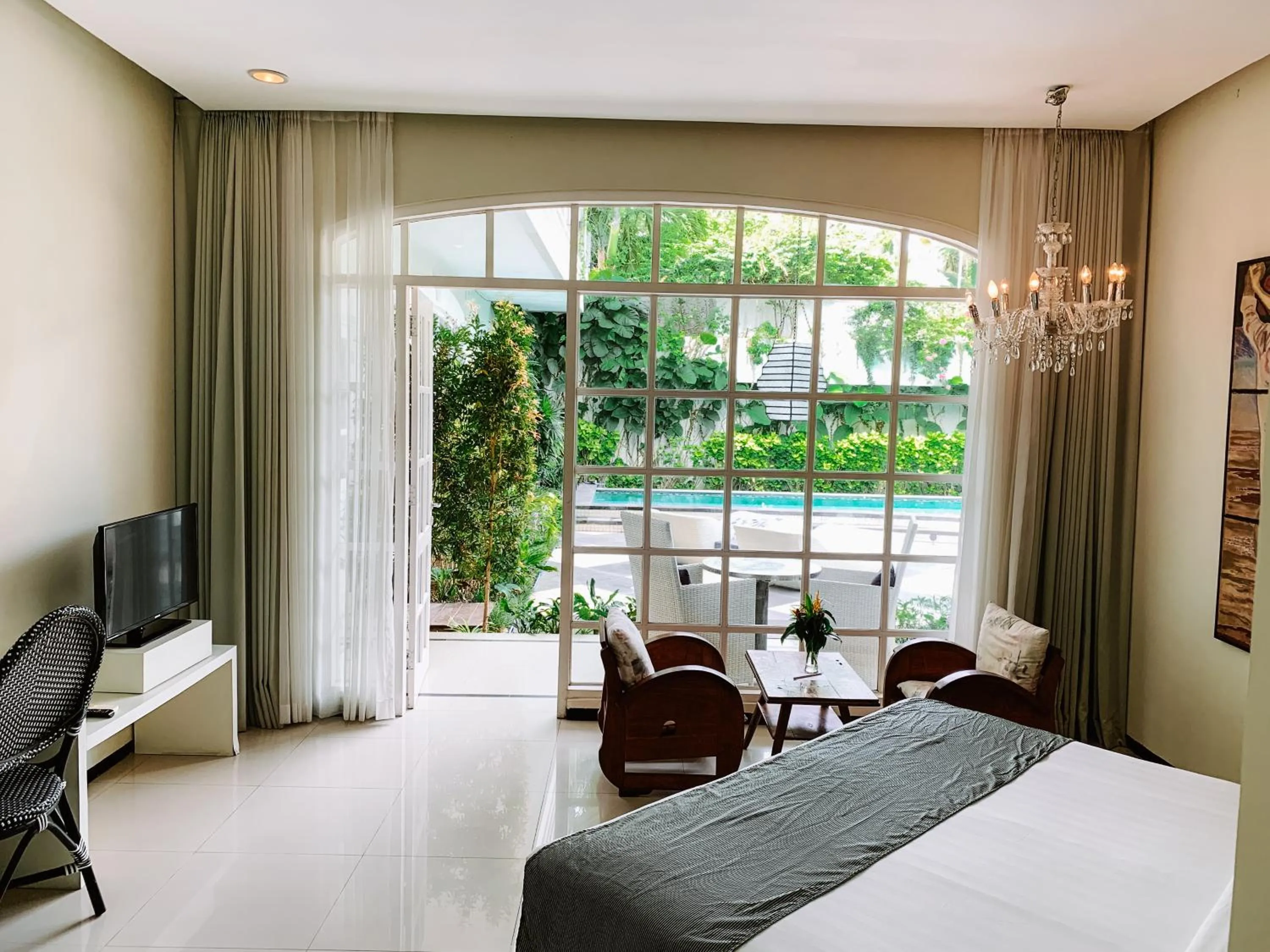 Pool view, Bed in Casa Artista By Kresna Hospitality