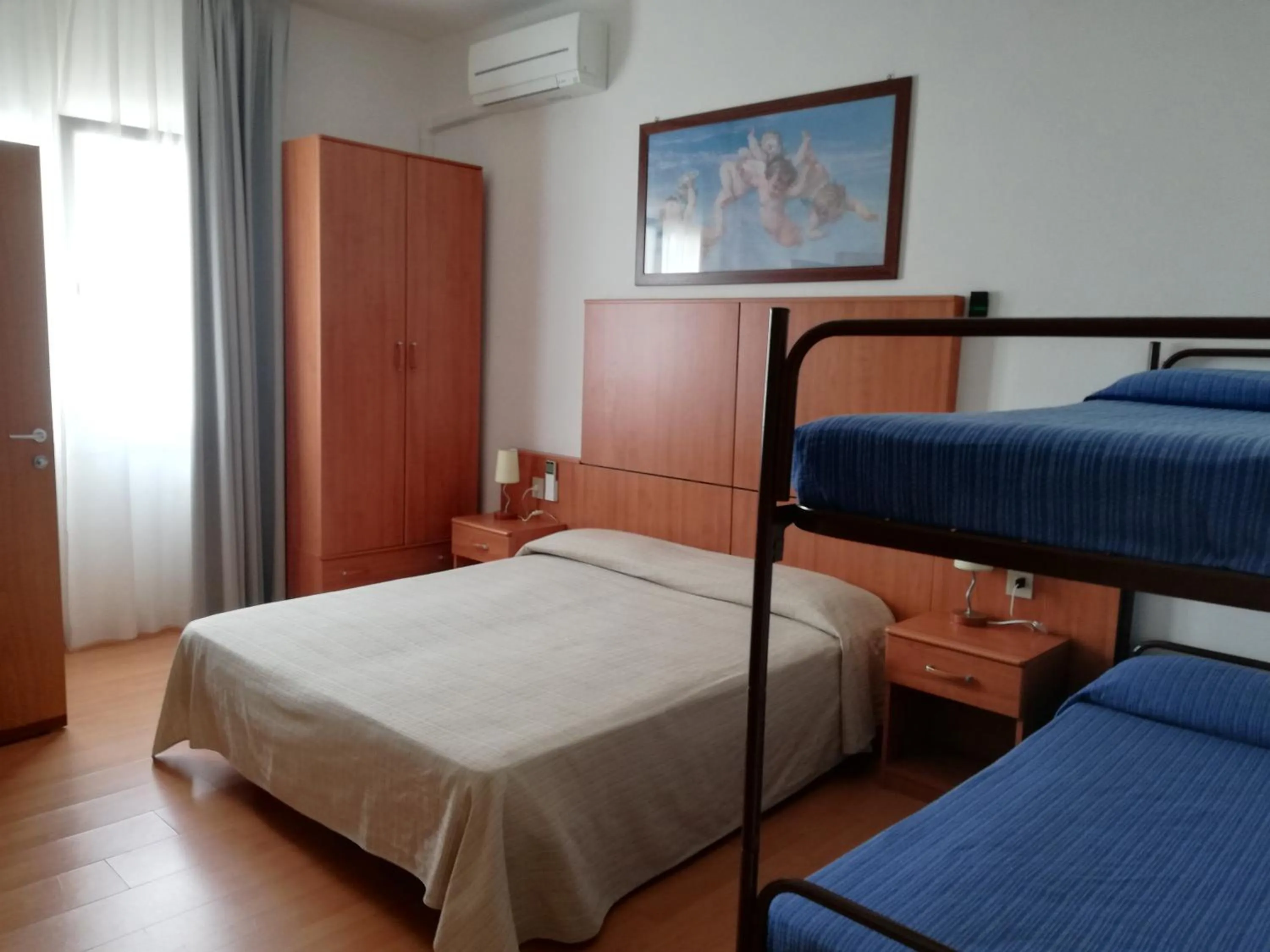 bunk bed, Bed in Hotel Silva Frontemare