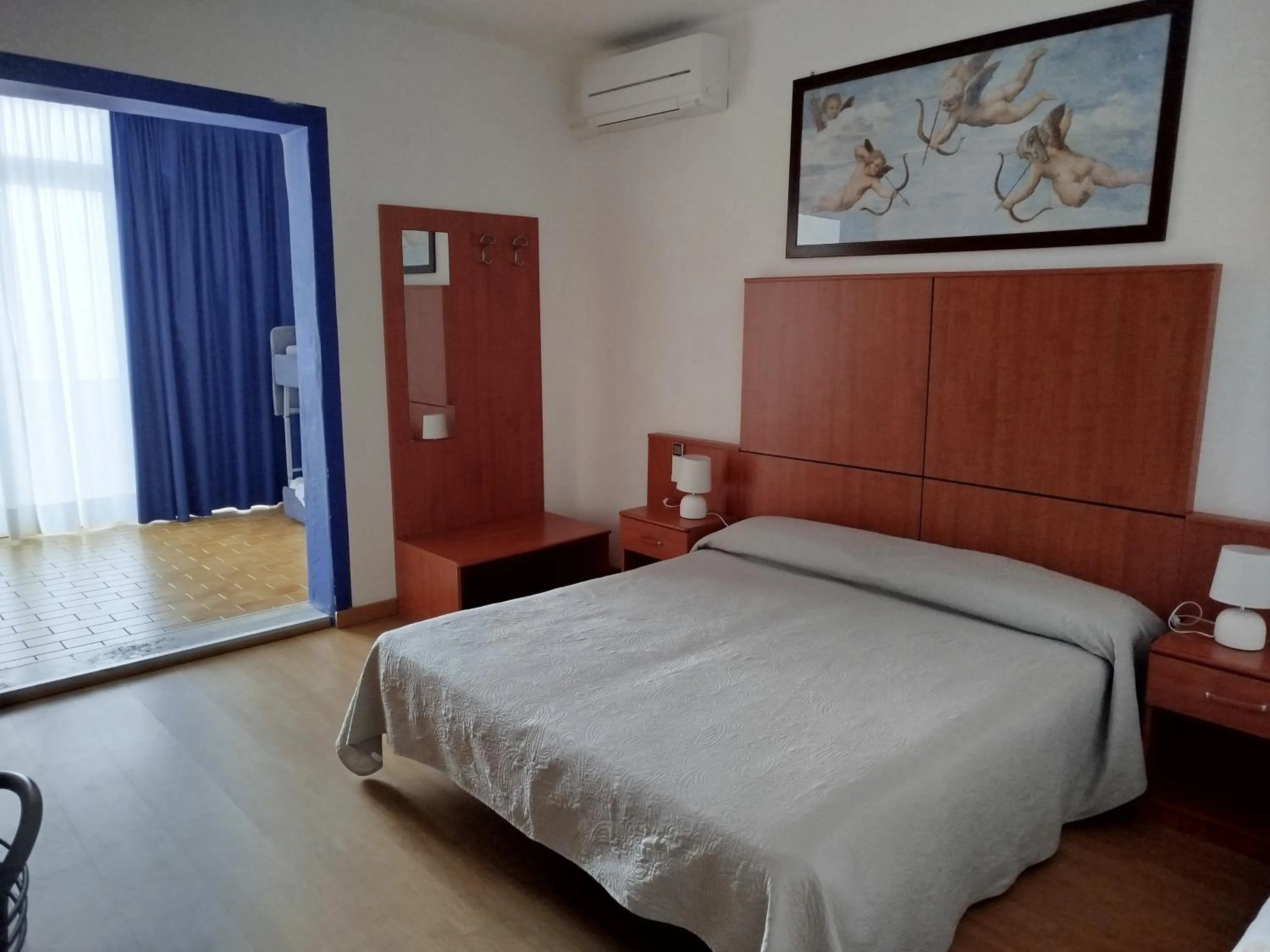 Photo of the whole room, Bed in Hotel Silva Frontemare