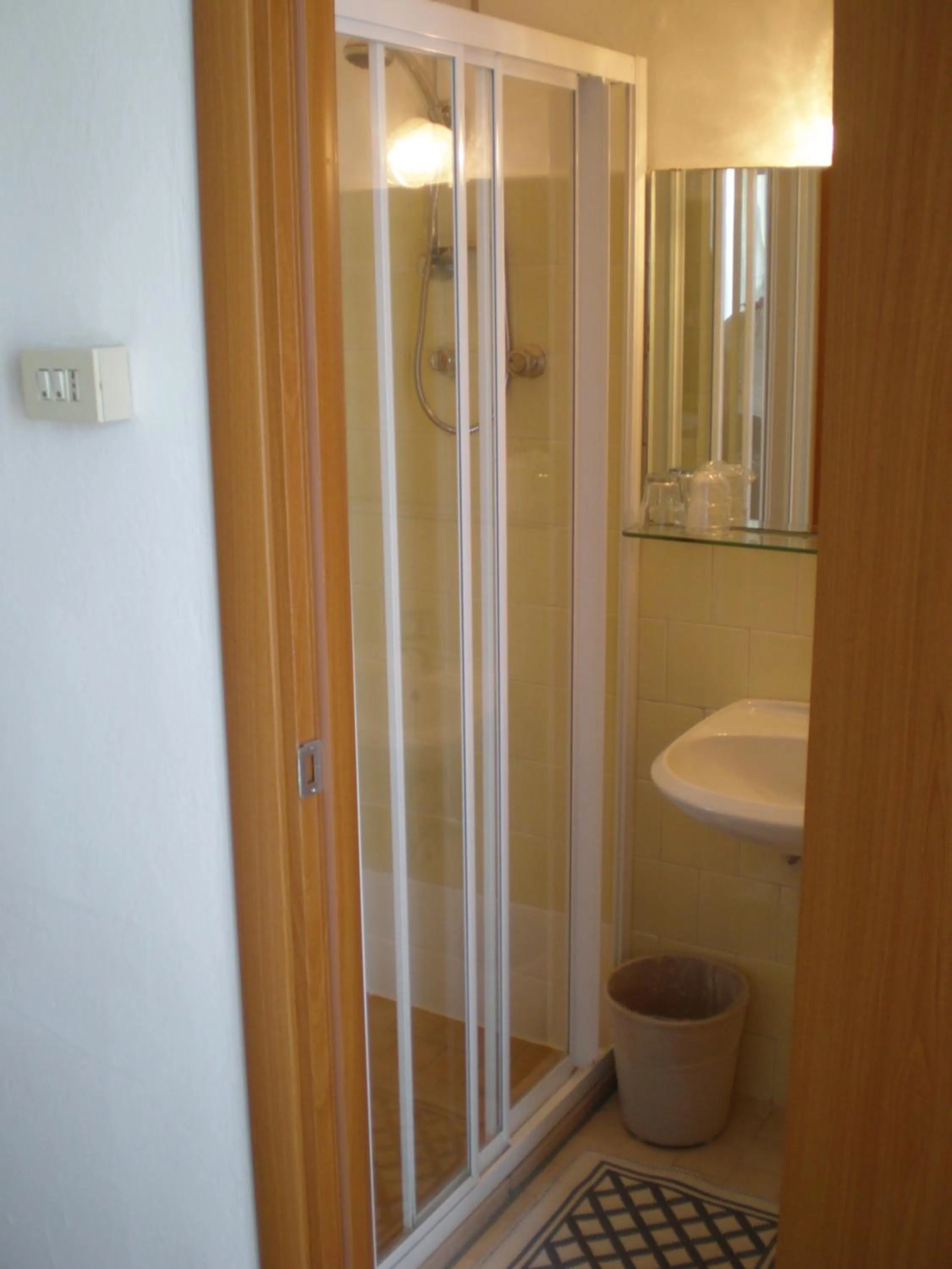 Shower in Hotel Silva Frontemare